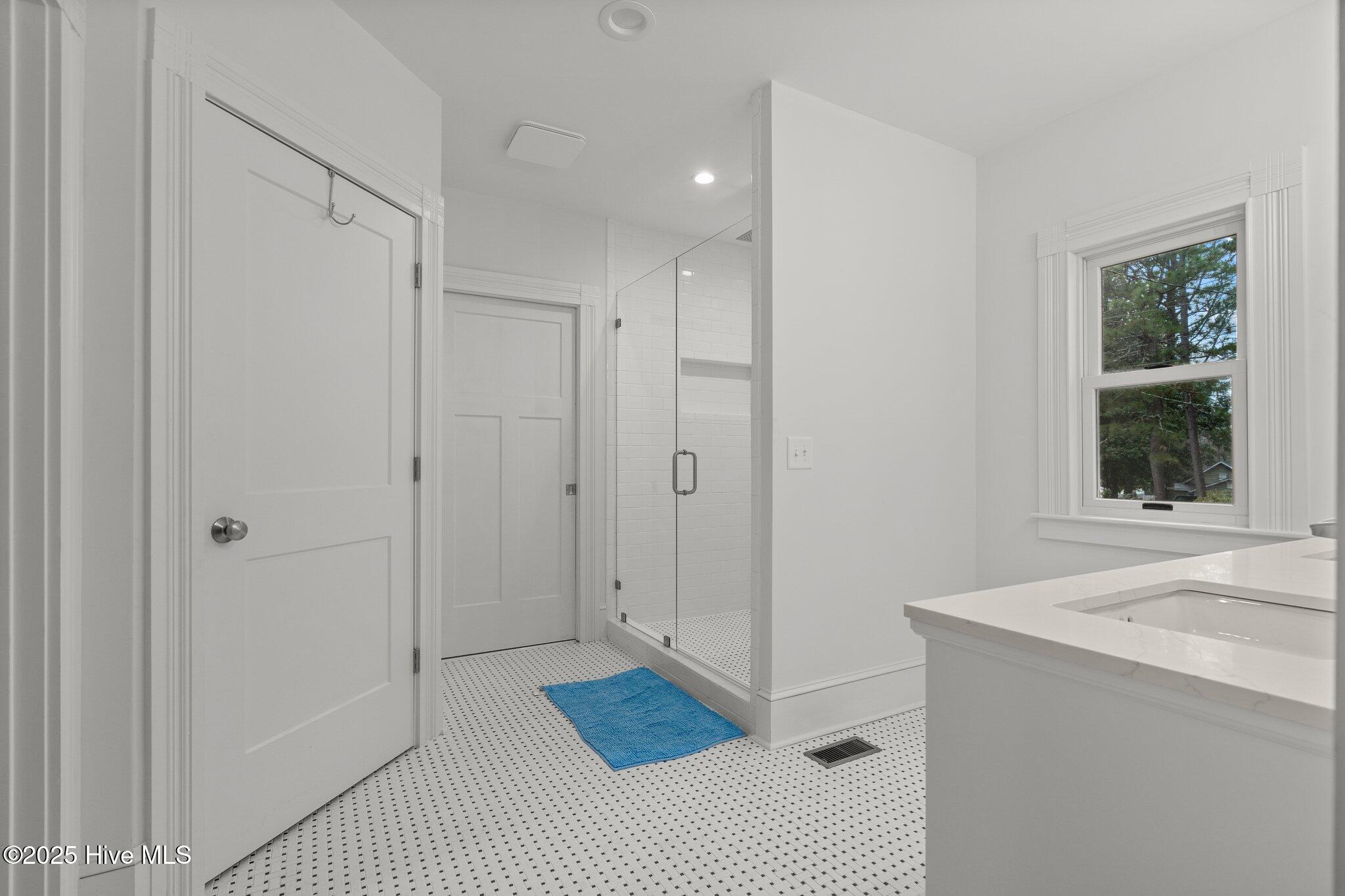 280 W Connecticut Avenue Property Photo 20