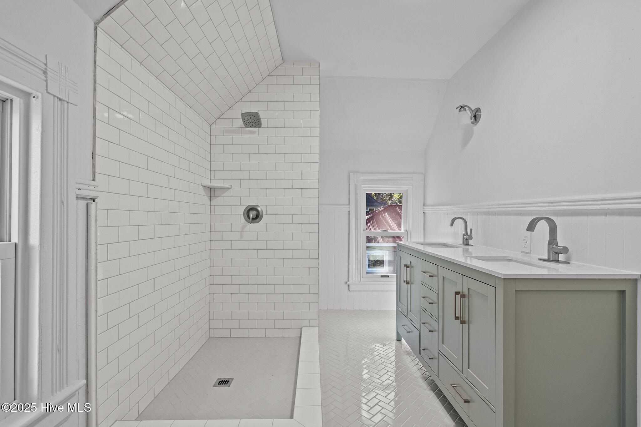 280 W Connecticut Avenue Property Photo 35