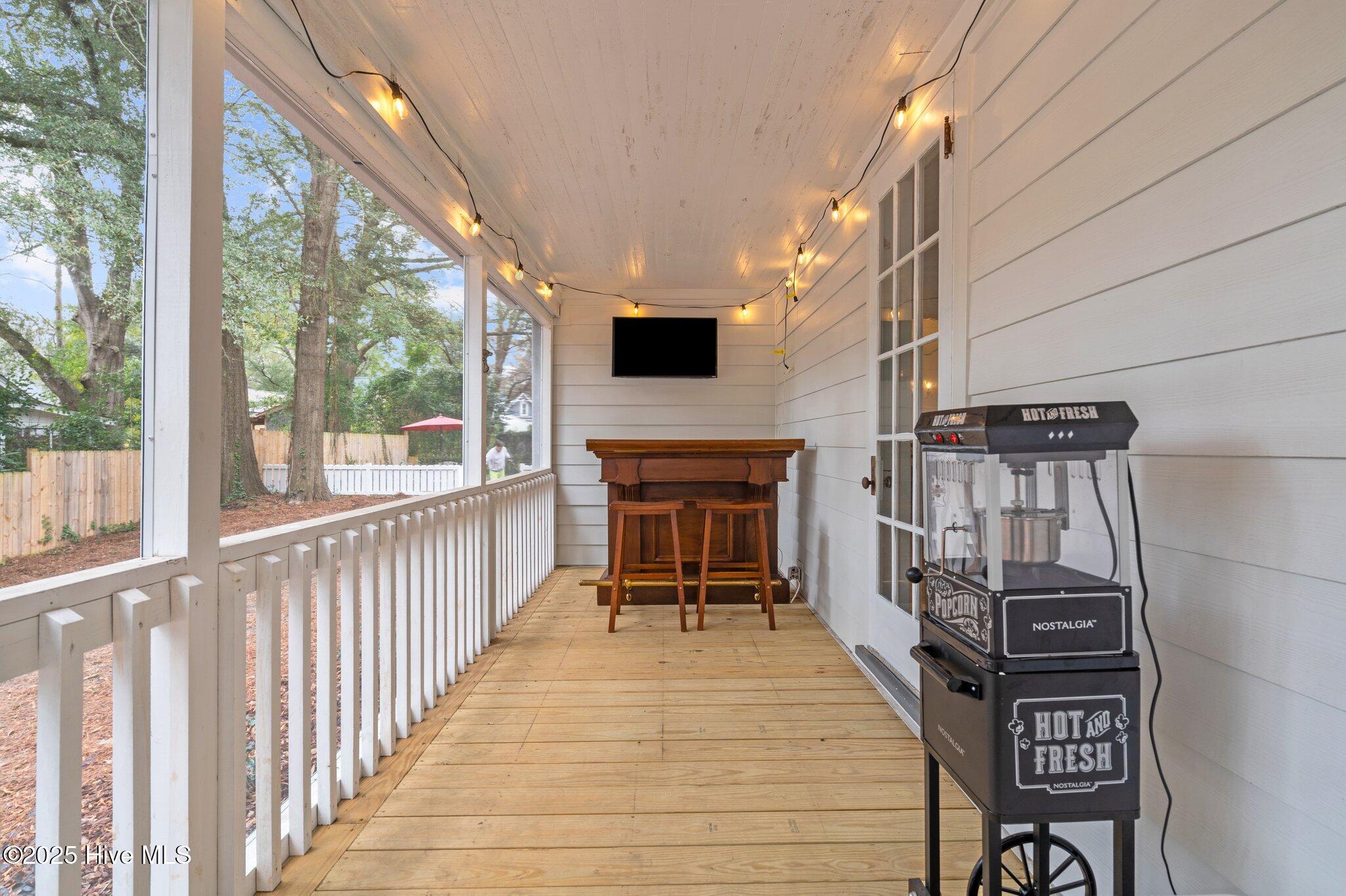 280 W Connecticut Avenue Property Photo 54