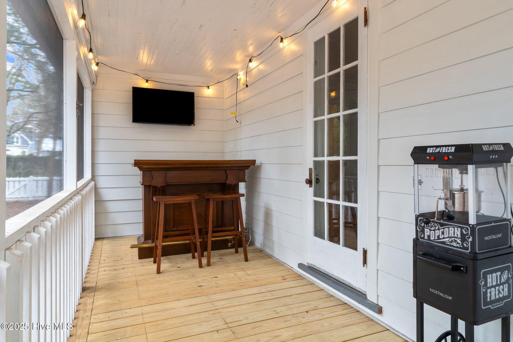 280 W Connecticut Avenue Property Photo 56
