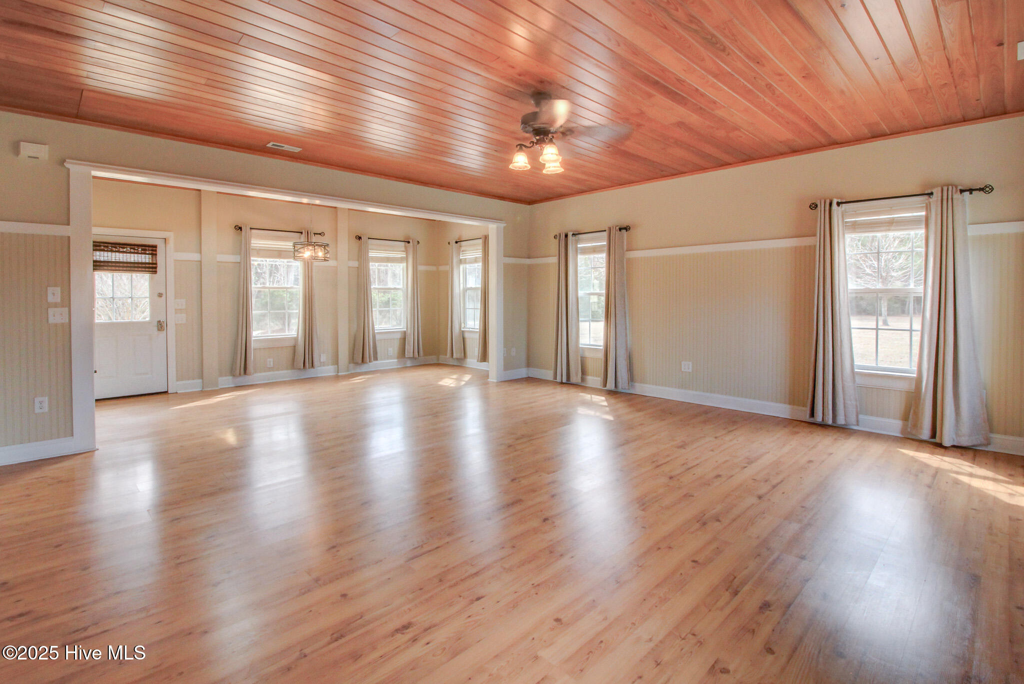 135 Vashti Drive Property Photo 28