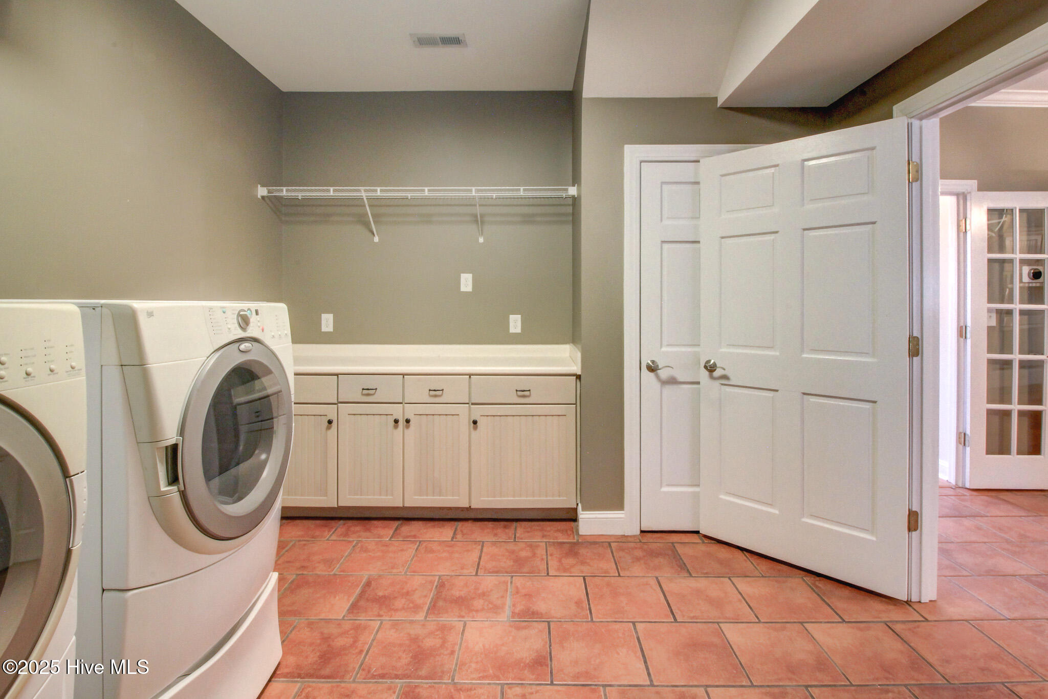 135 Vashti Drive Property Photo 40