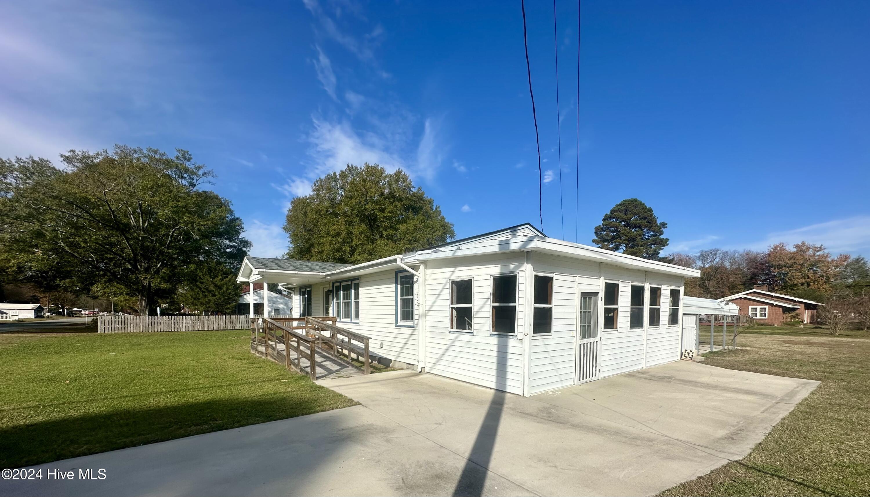 200 Pace Street Property Photo 3