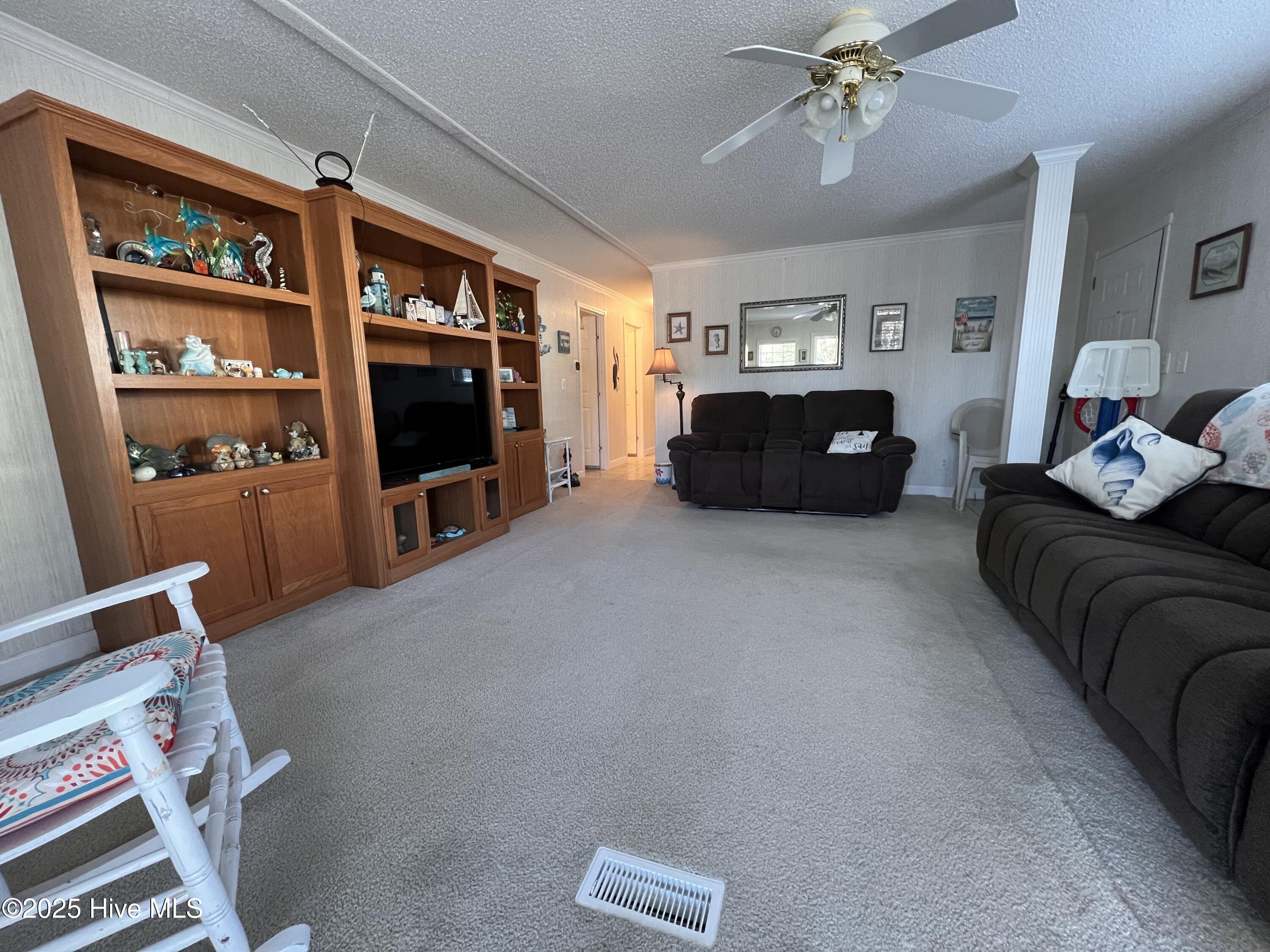 705 Live Oak Drive Property Photo 5