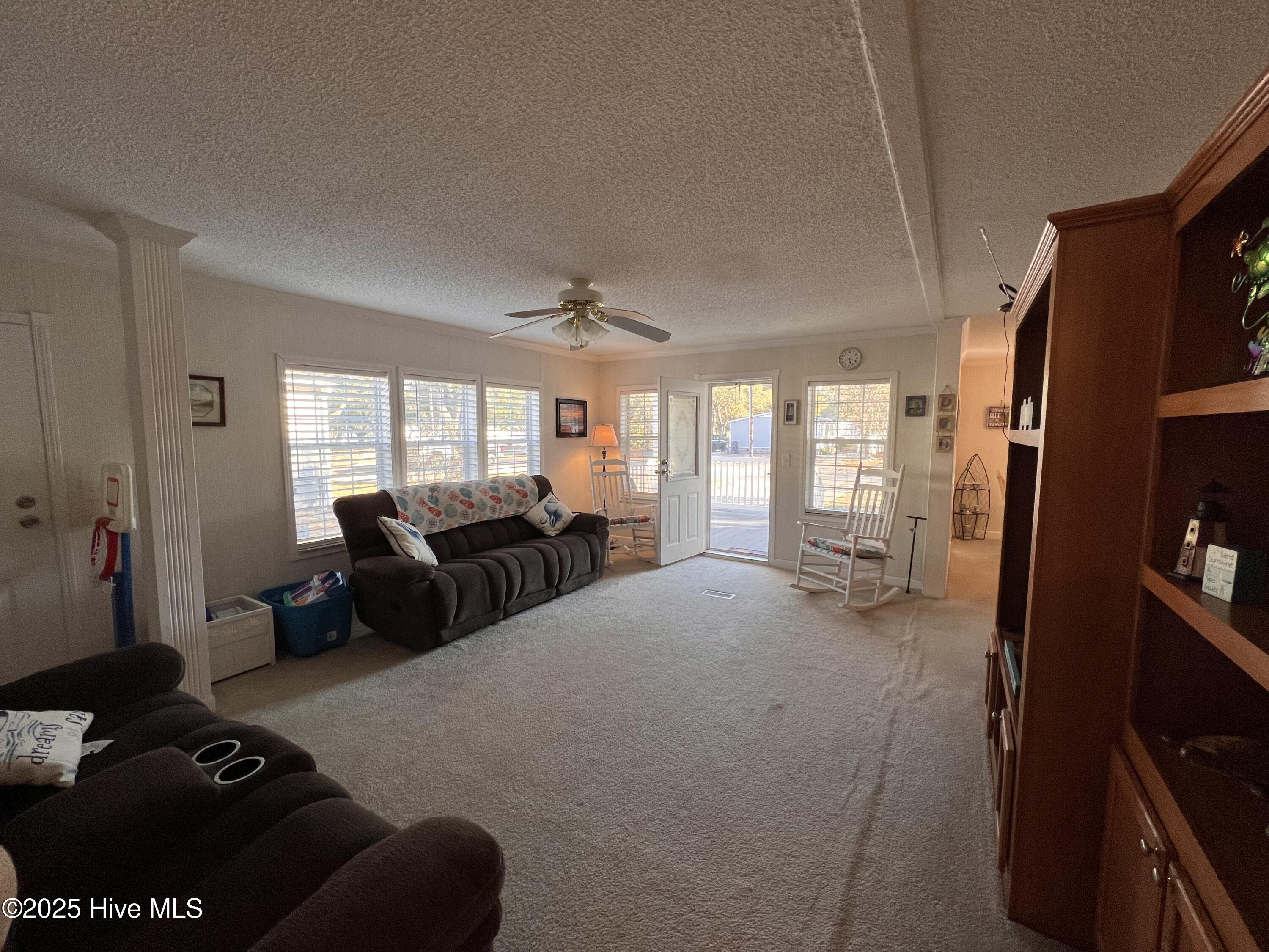 705 Live Oak Drive Property Photo 6