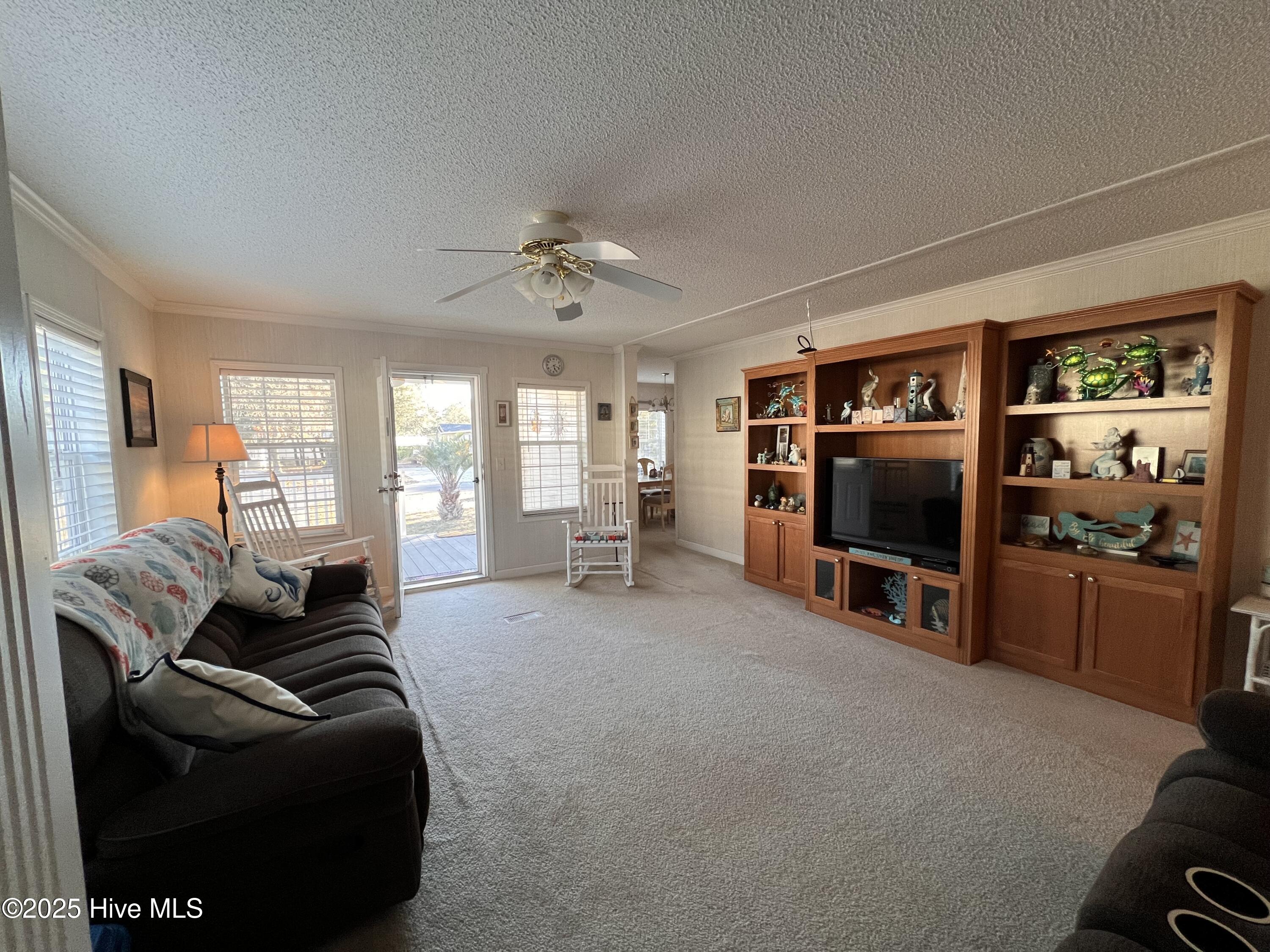 705 Live Oak Drive Property Photo 7