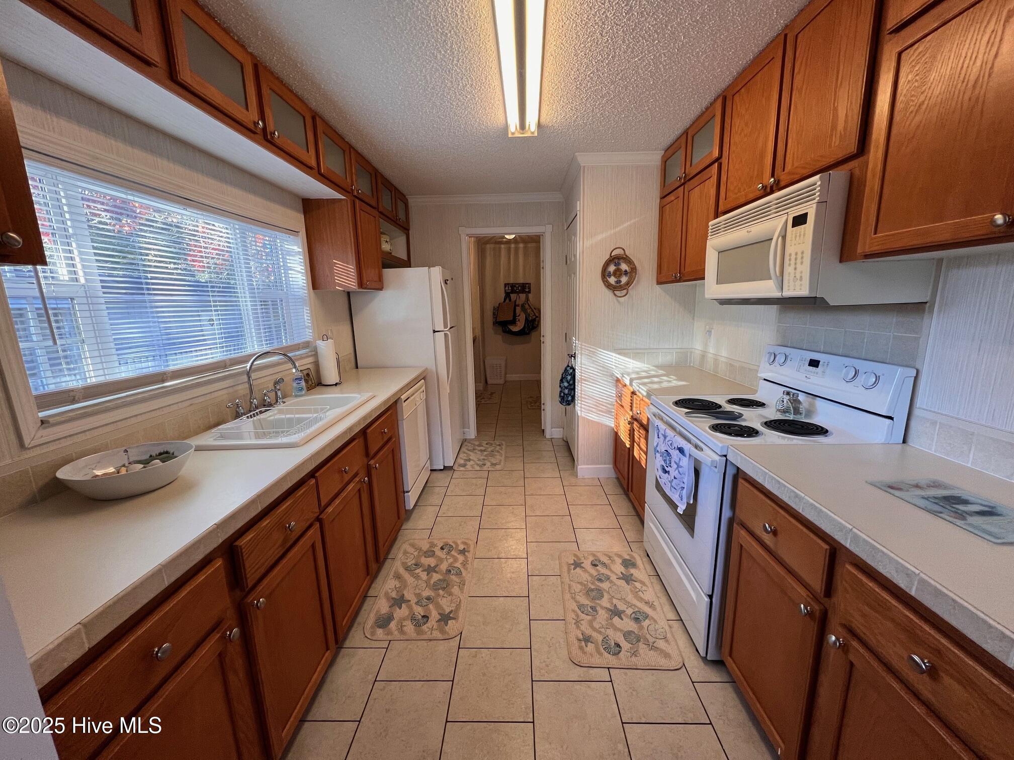 705 Live Oak Drive Property Photo 11