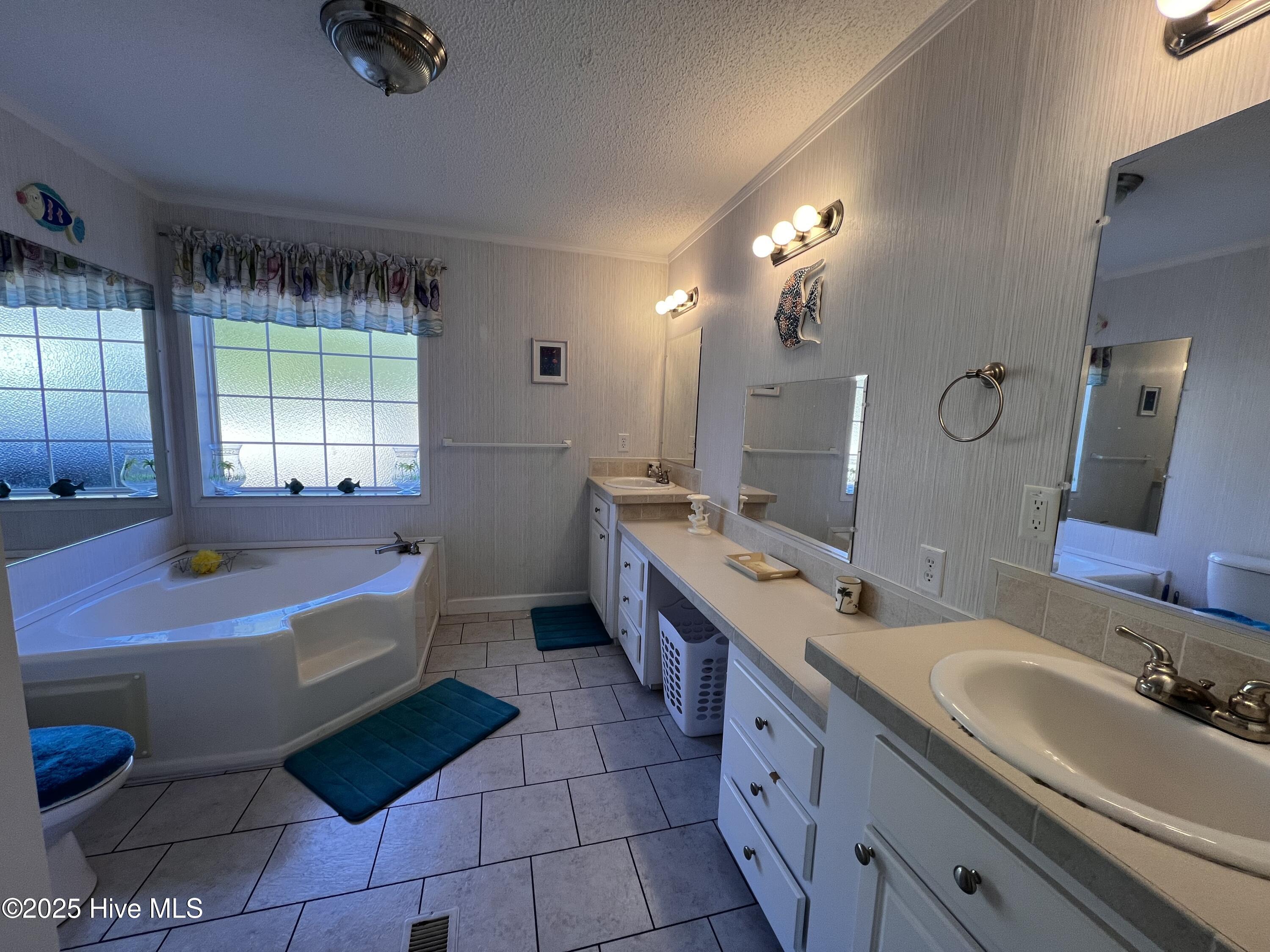 705 Live Oak Drive Property Photo 16