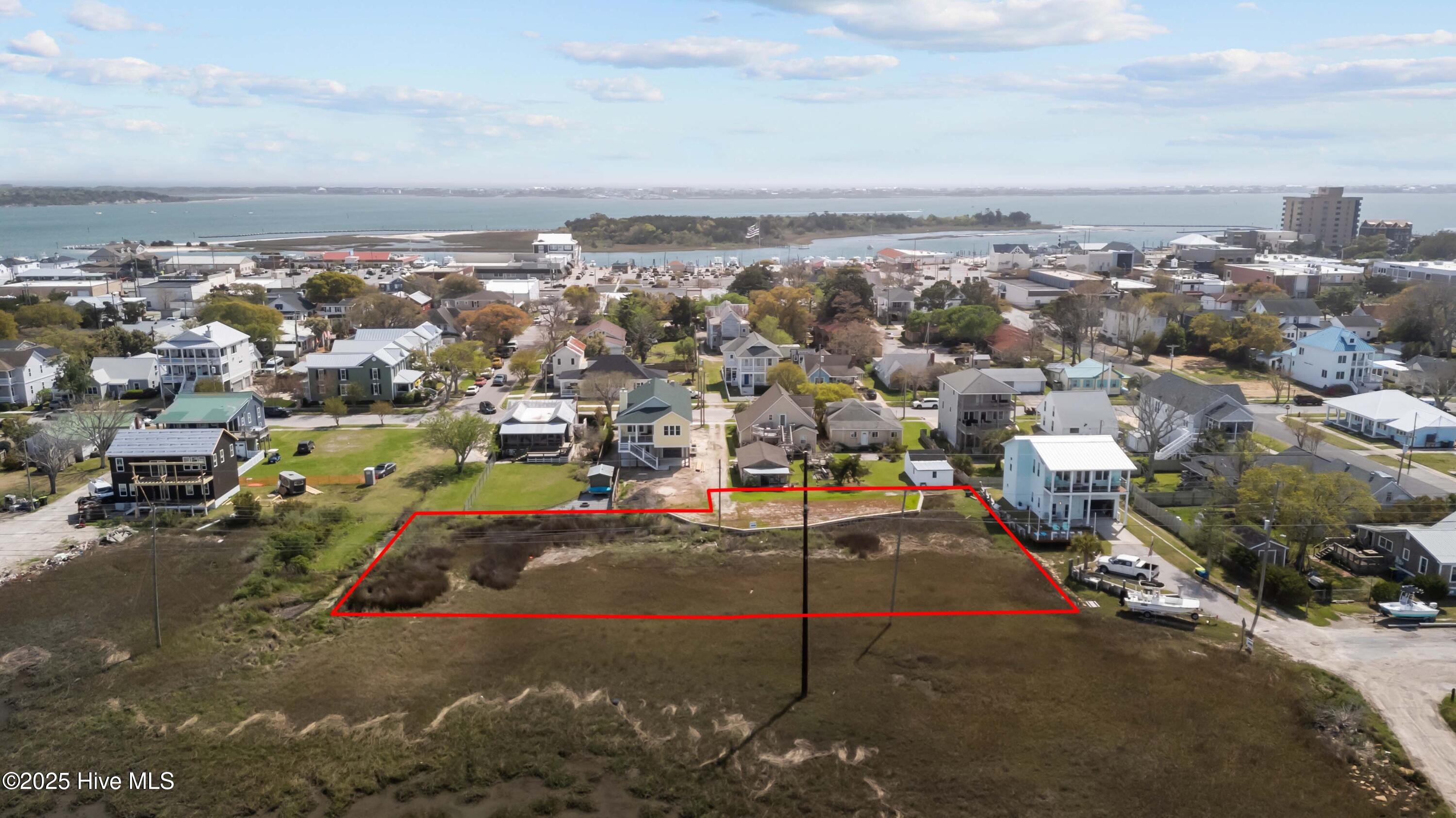 605 Bay Street Property Photo 3