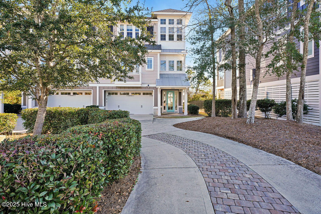 7733 Dunewalk Court Property Photo