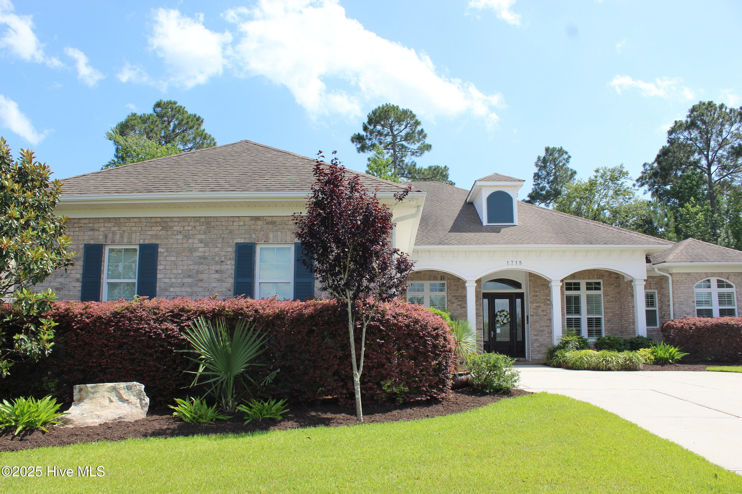 1715 S Stillwood Drive Property Photo 4