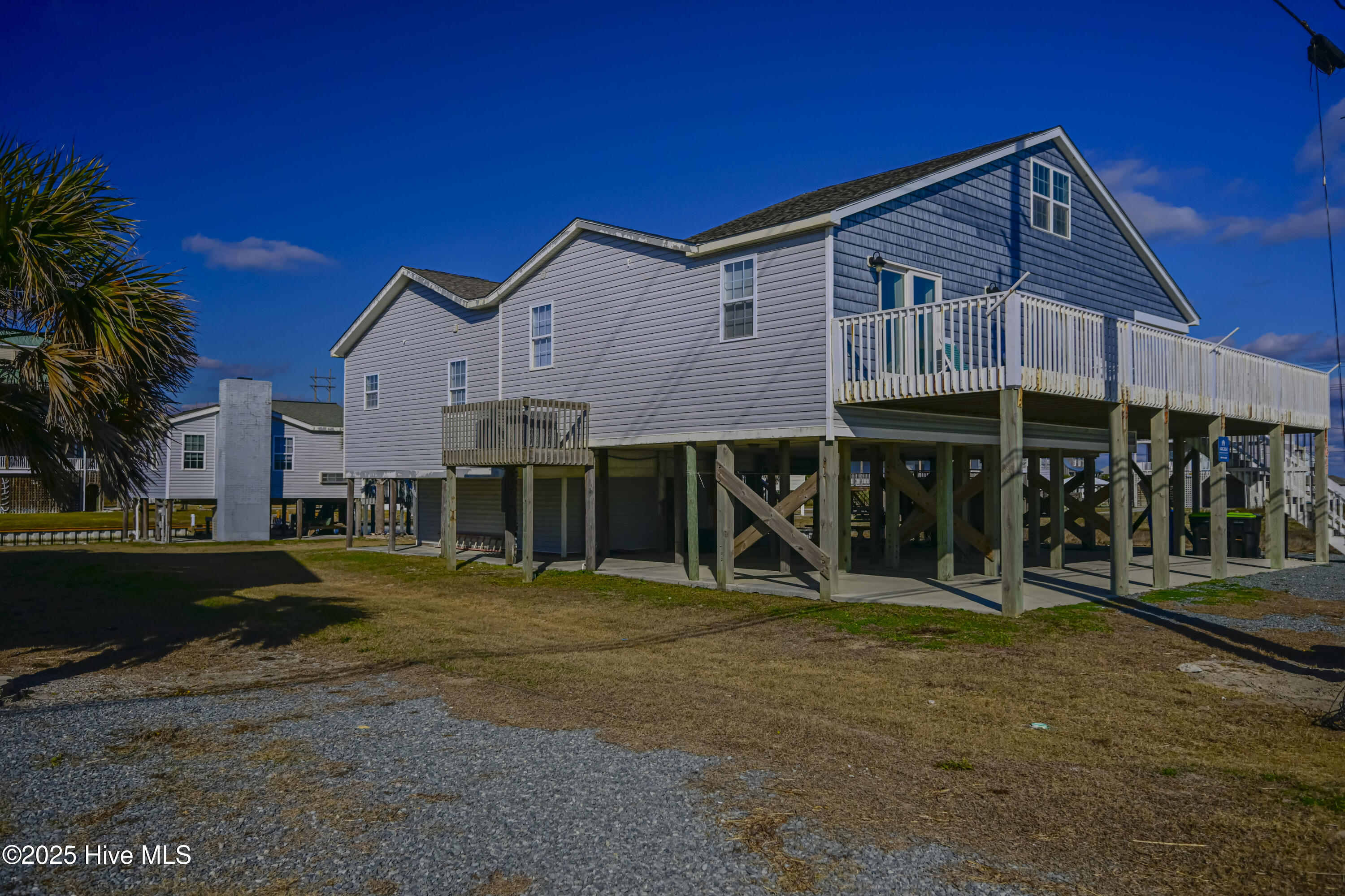 1611 New River Inlet Road Property Photo 7