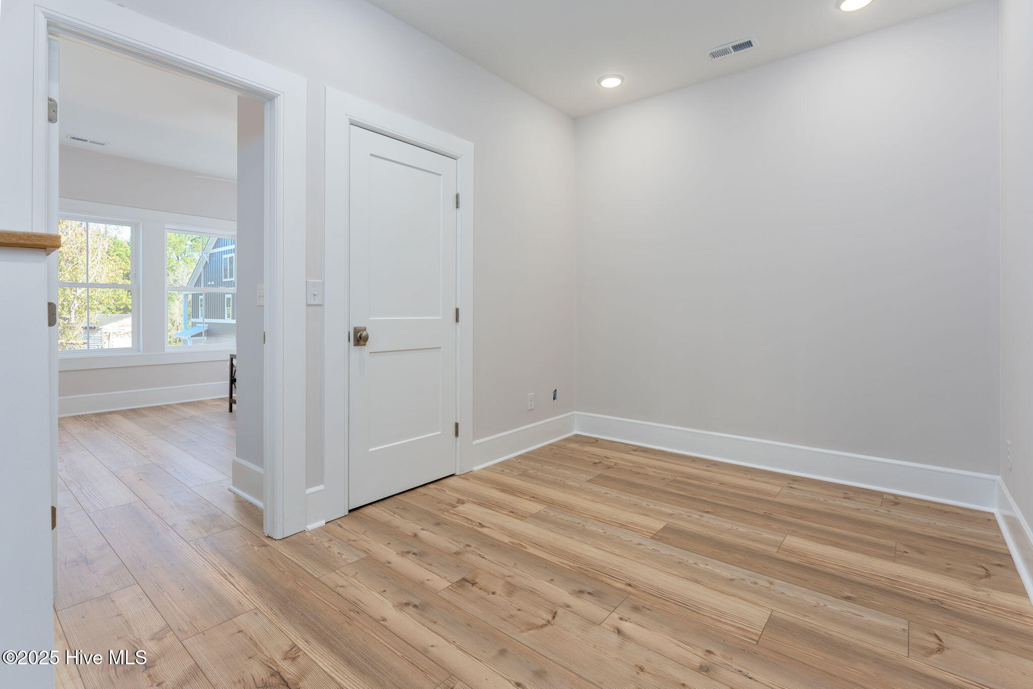 112 Seagate Place Property Photo 17