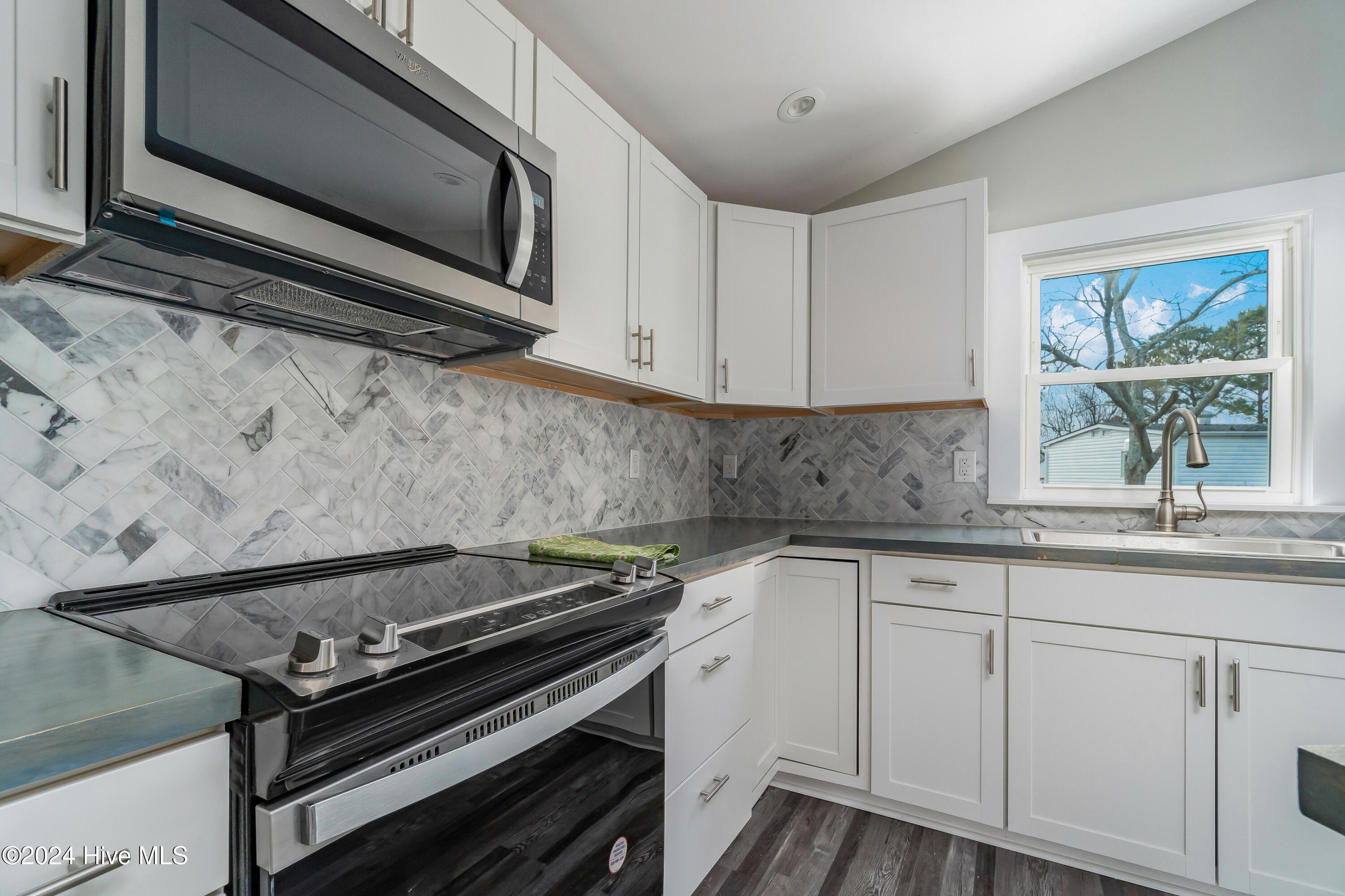 108 Park Avenue Property Photo 8