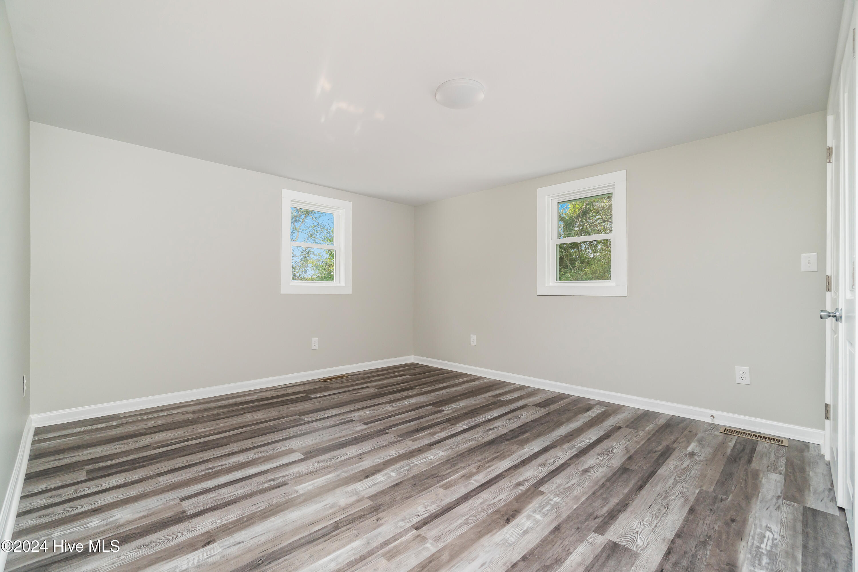 108 Park Avenue Property Photo 18