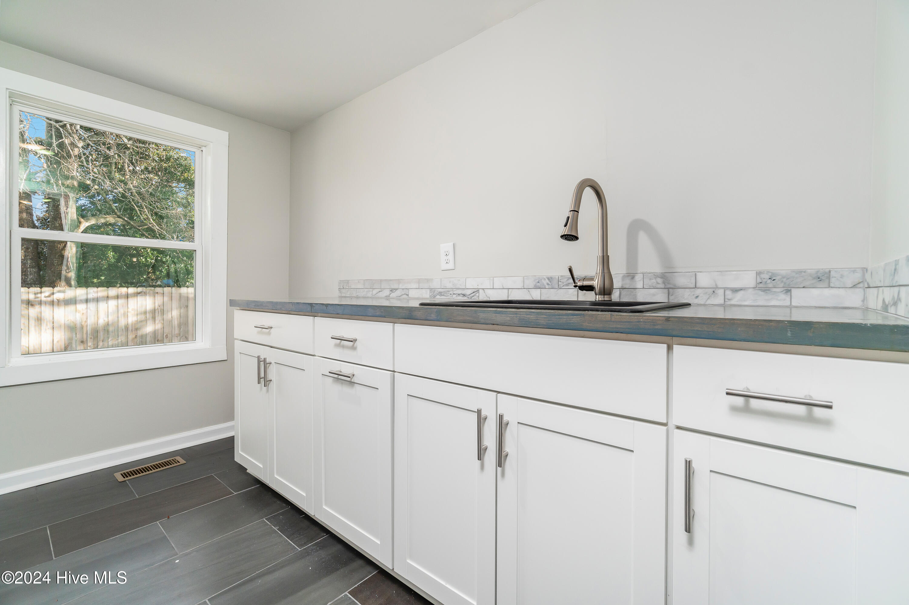 108 Park Avenue Property Photo 19