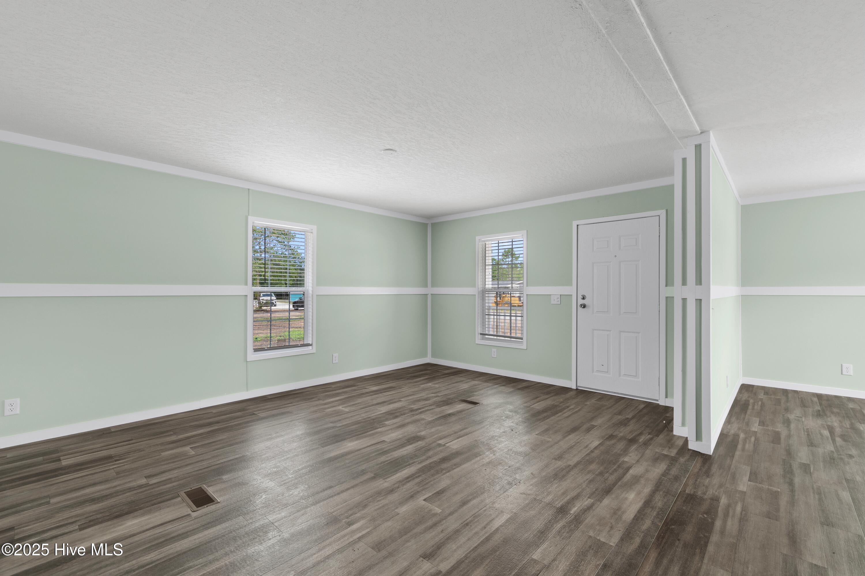 6823 Lewis Drive Property Photo 9