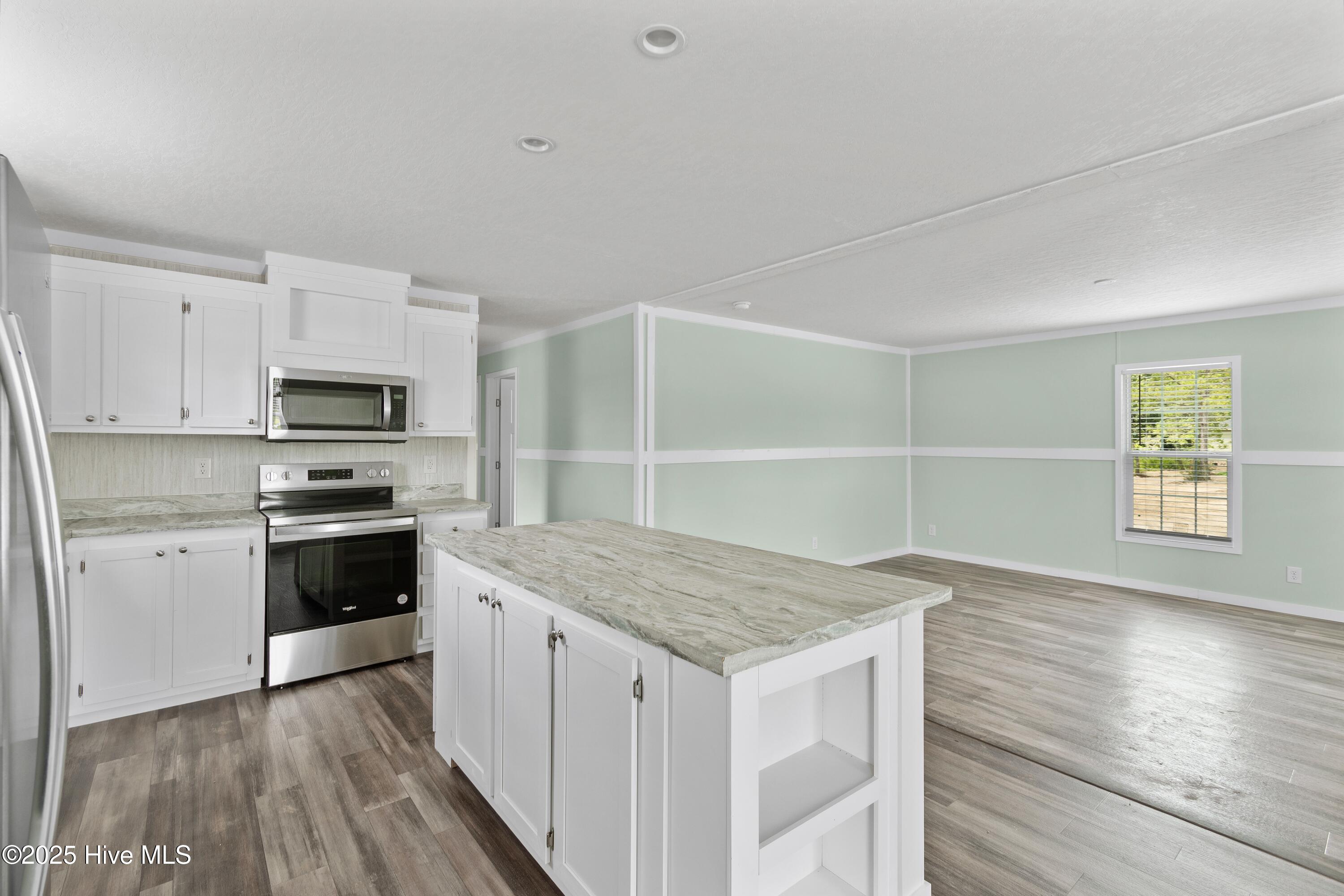 6823 Lewis Drive Property Photo 11