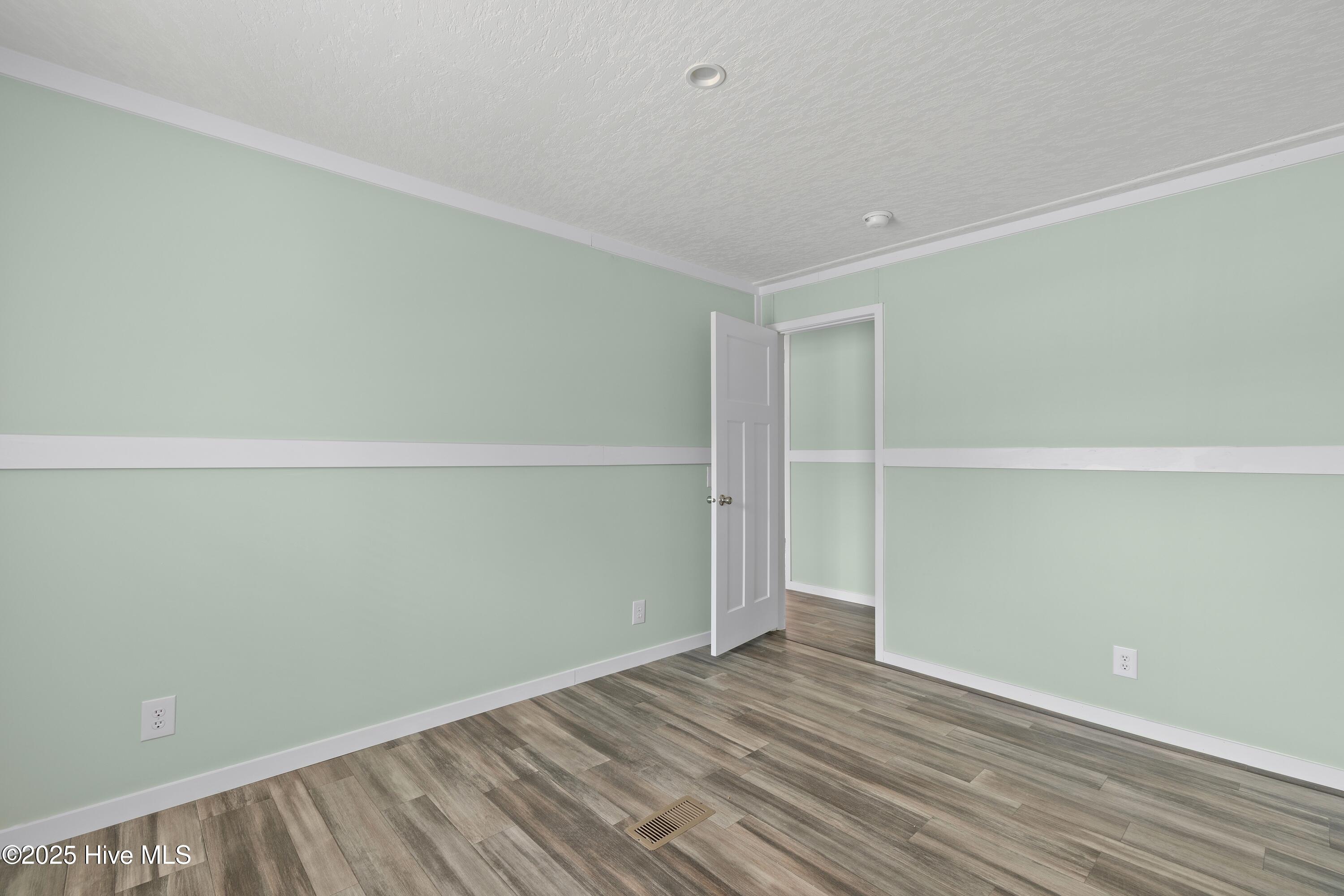 6823 Lewis Drive Property Photo 23