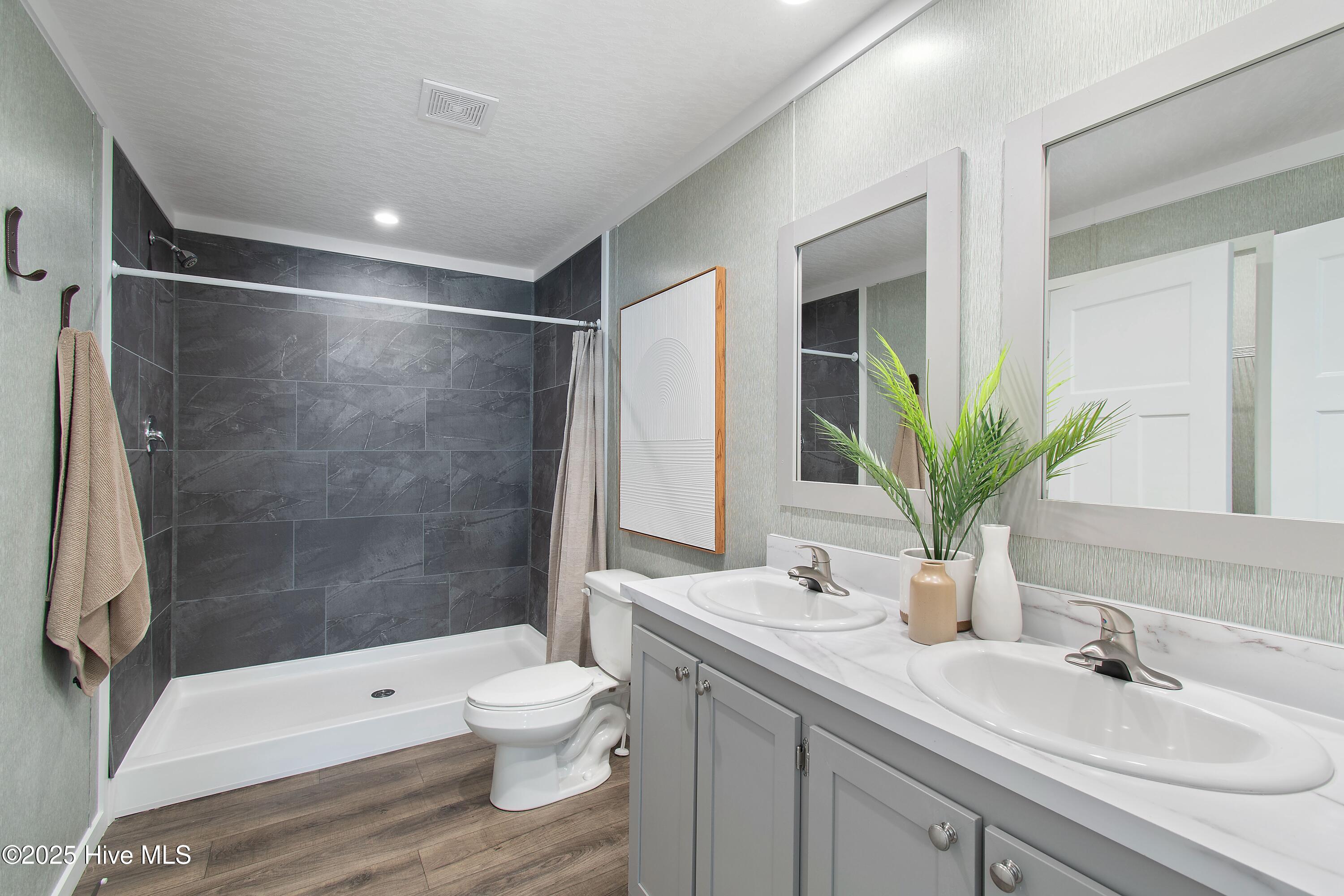 6801 Lewis Drive Property Photo 13