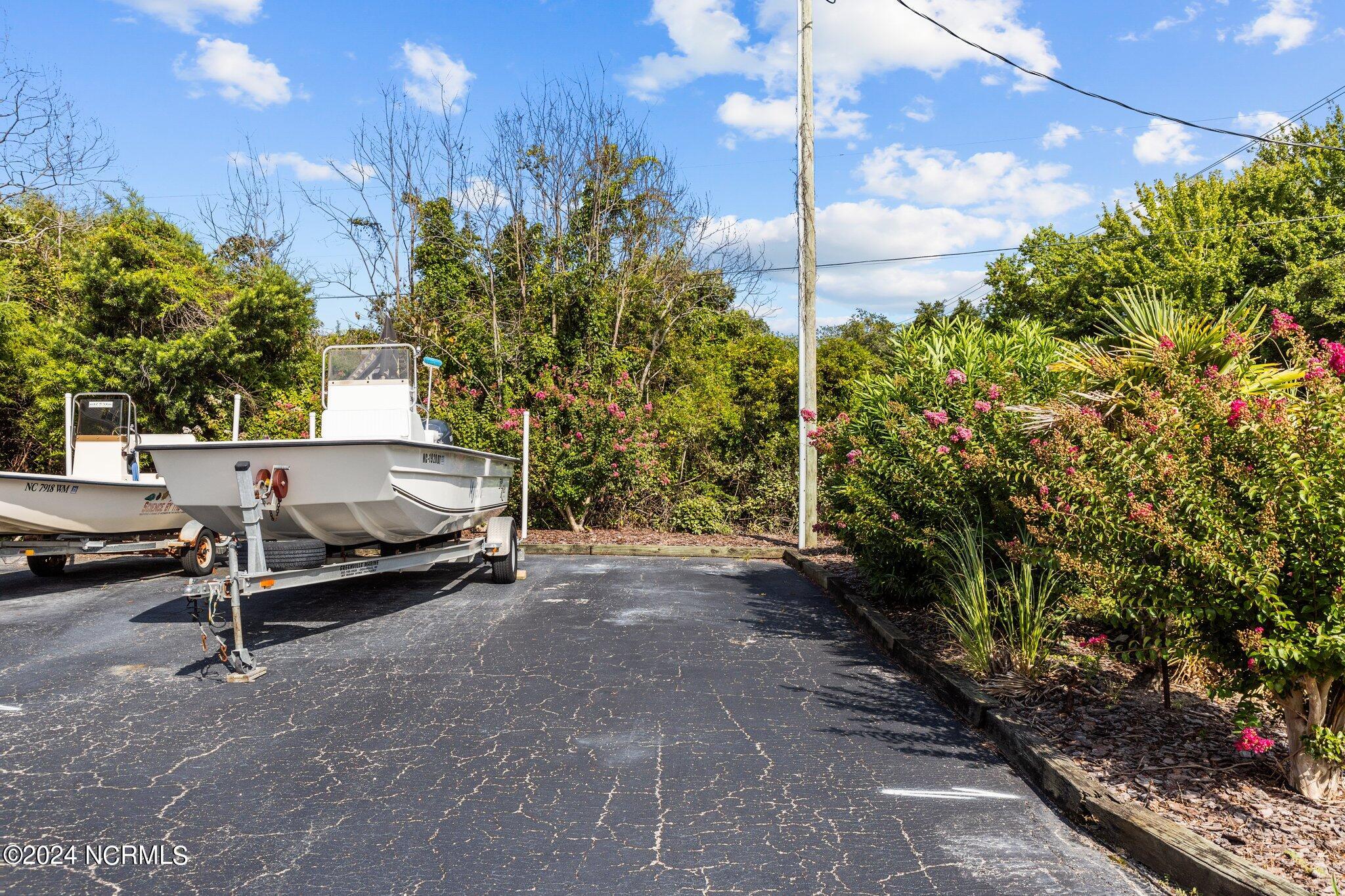 2225 Lennoxville Road Property Photo 14