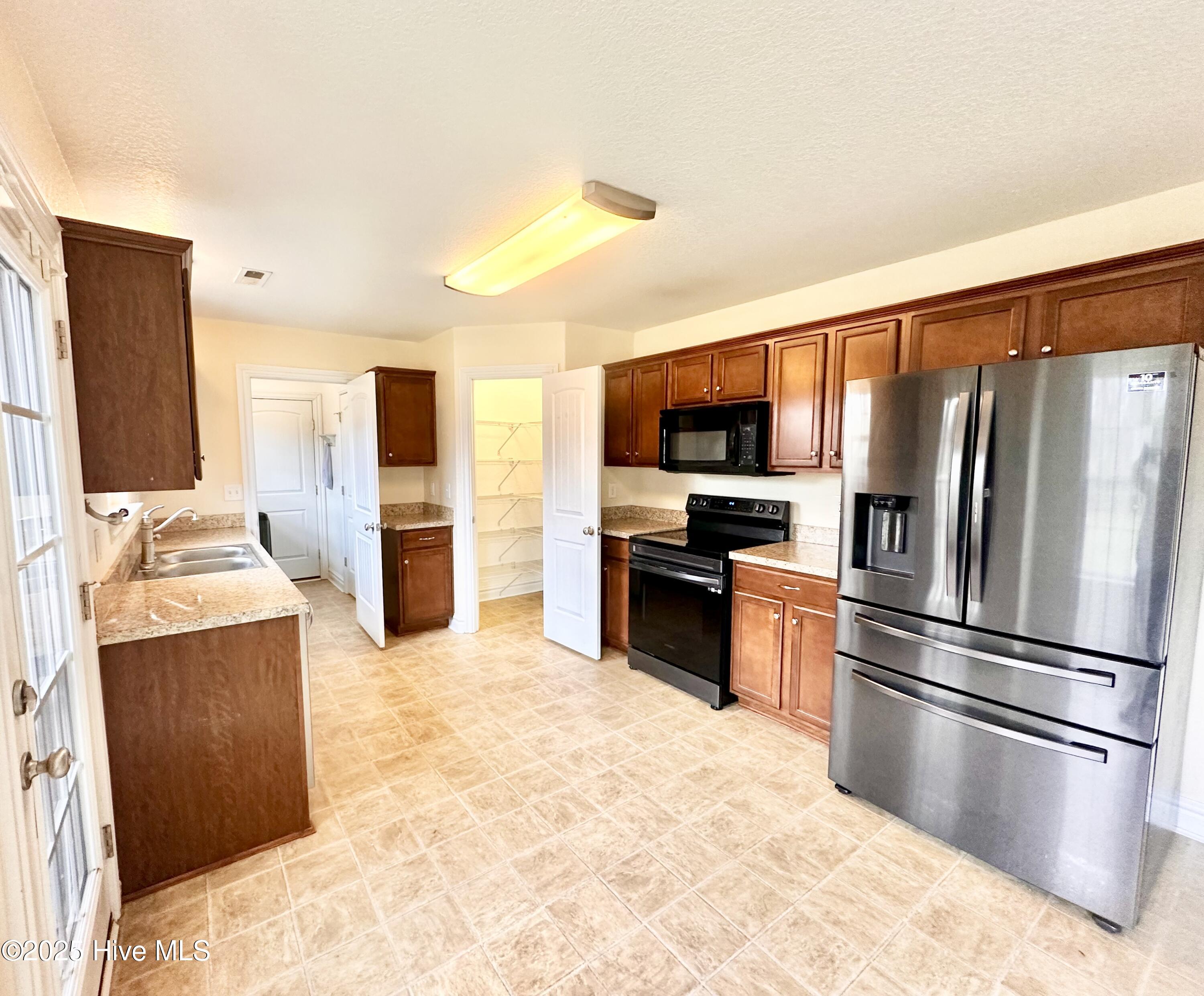 107 Clearwood Drive Property Photo 16