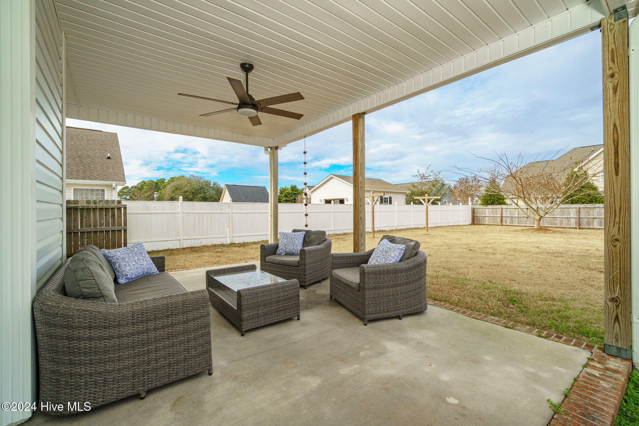 224 Hickory Shores Drive Property Photo 7