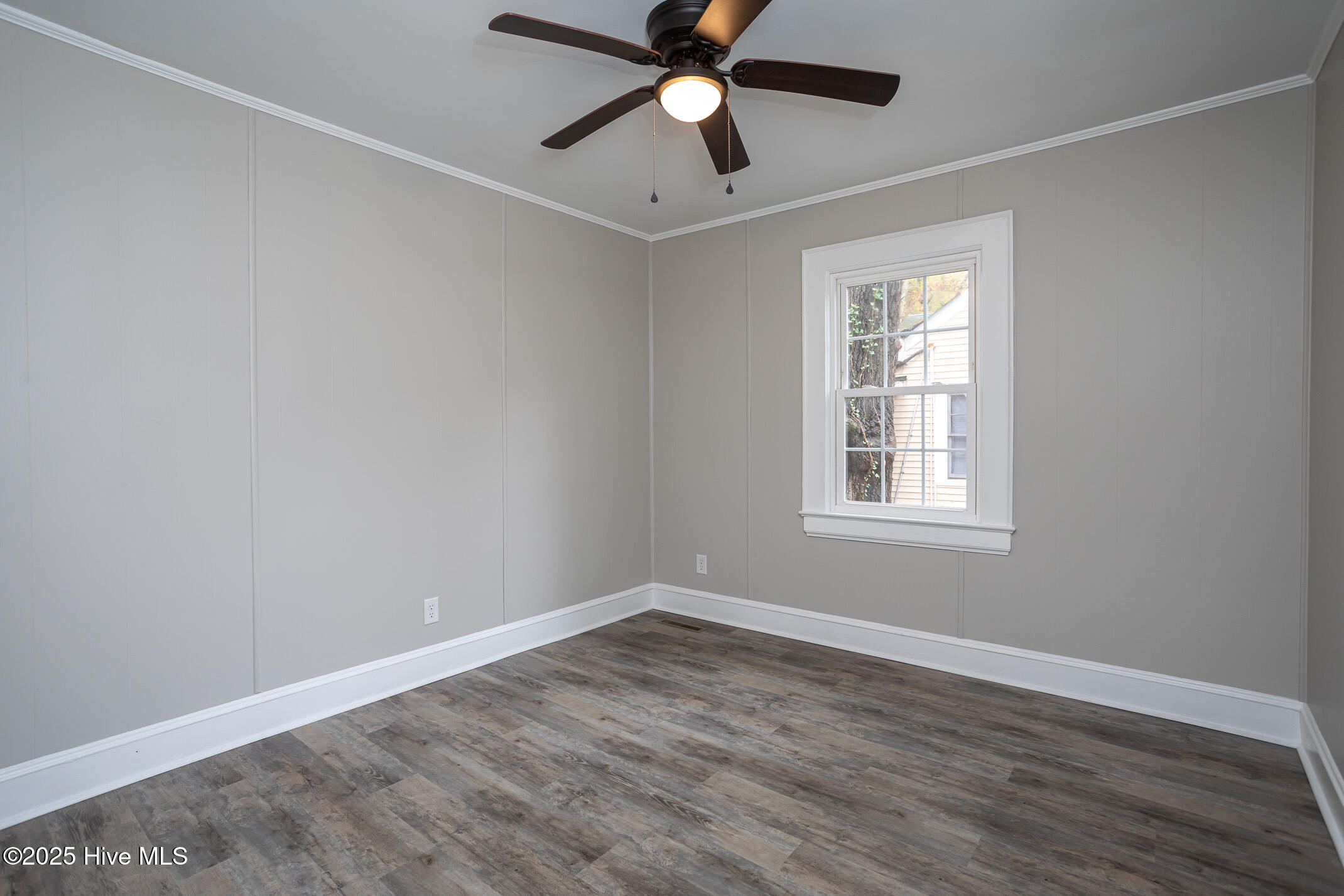 925 Redgate Avenue Property Photo 18