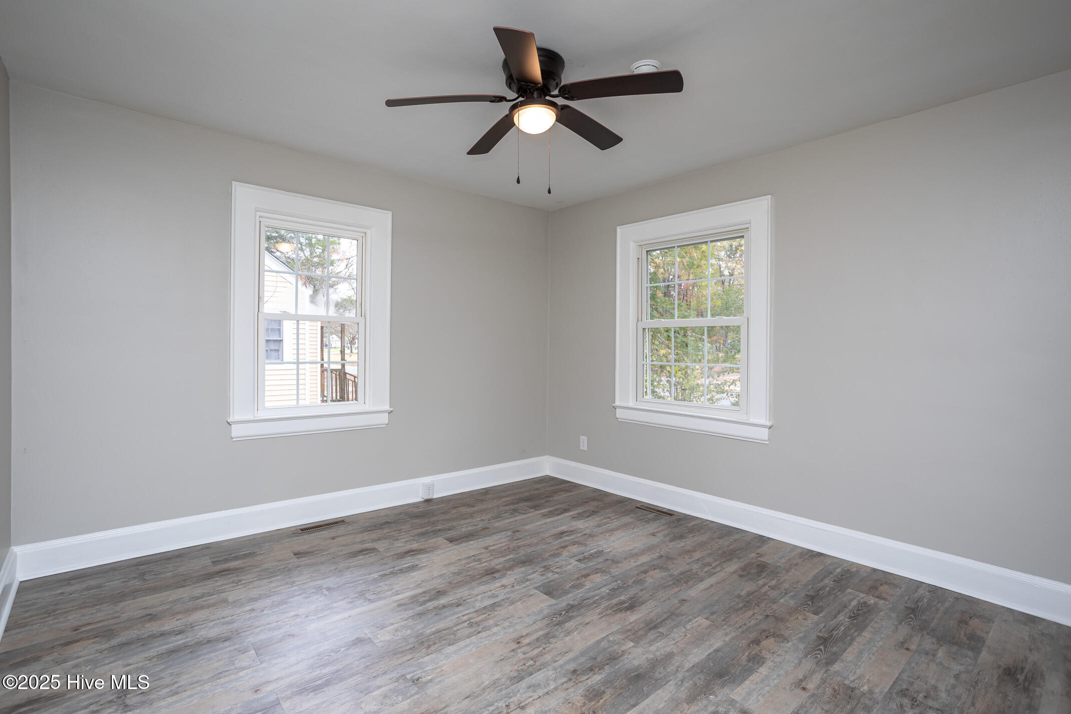 925 Redgate Avenue Property Photo 19