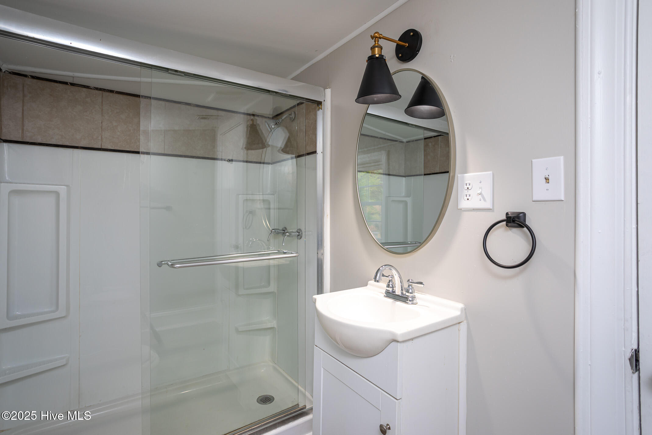 925 Redgate Avenue Property Photo 24