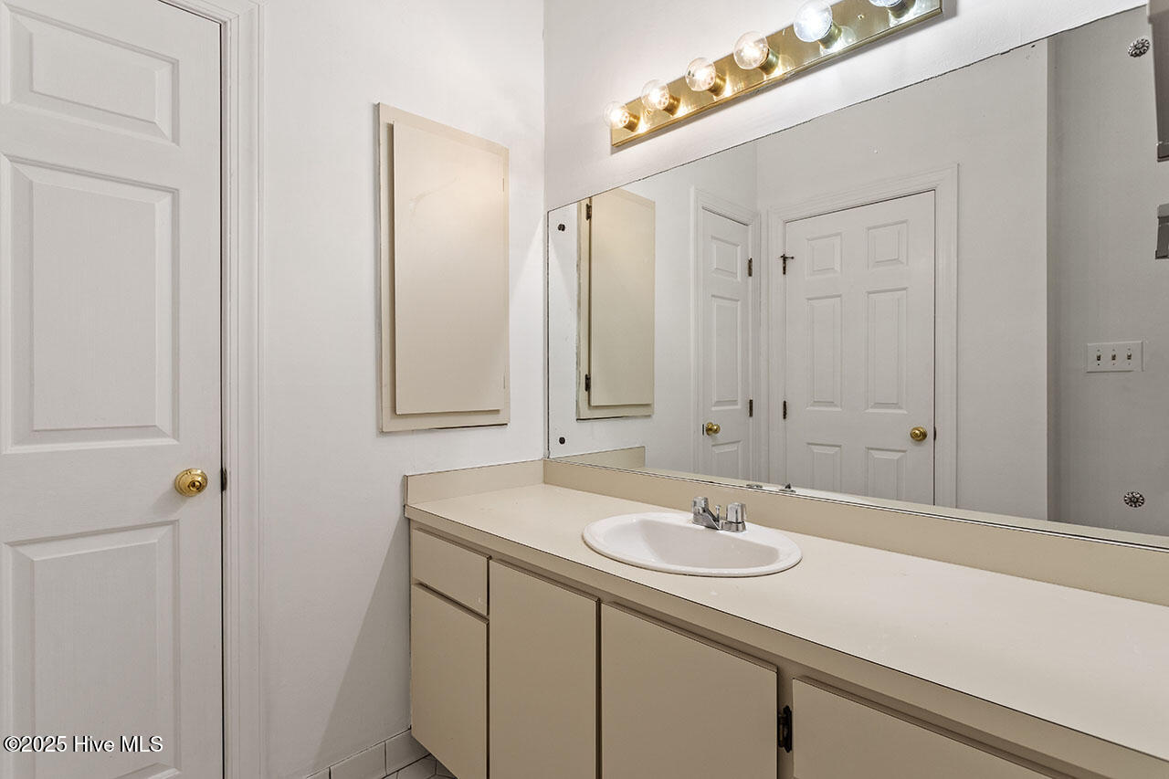 1311 Forest Hills Road E-3 Property Photo 26