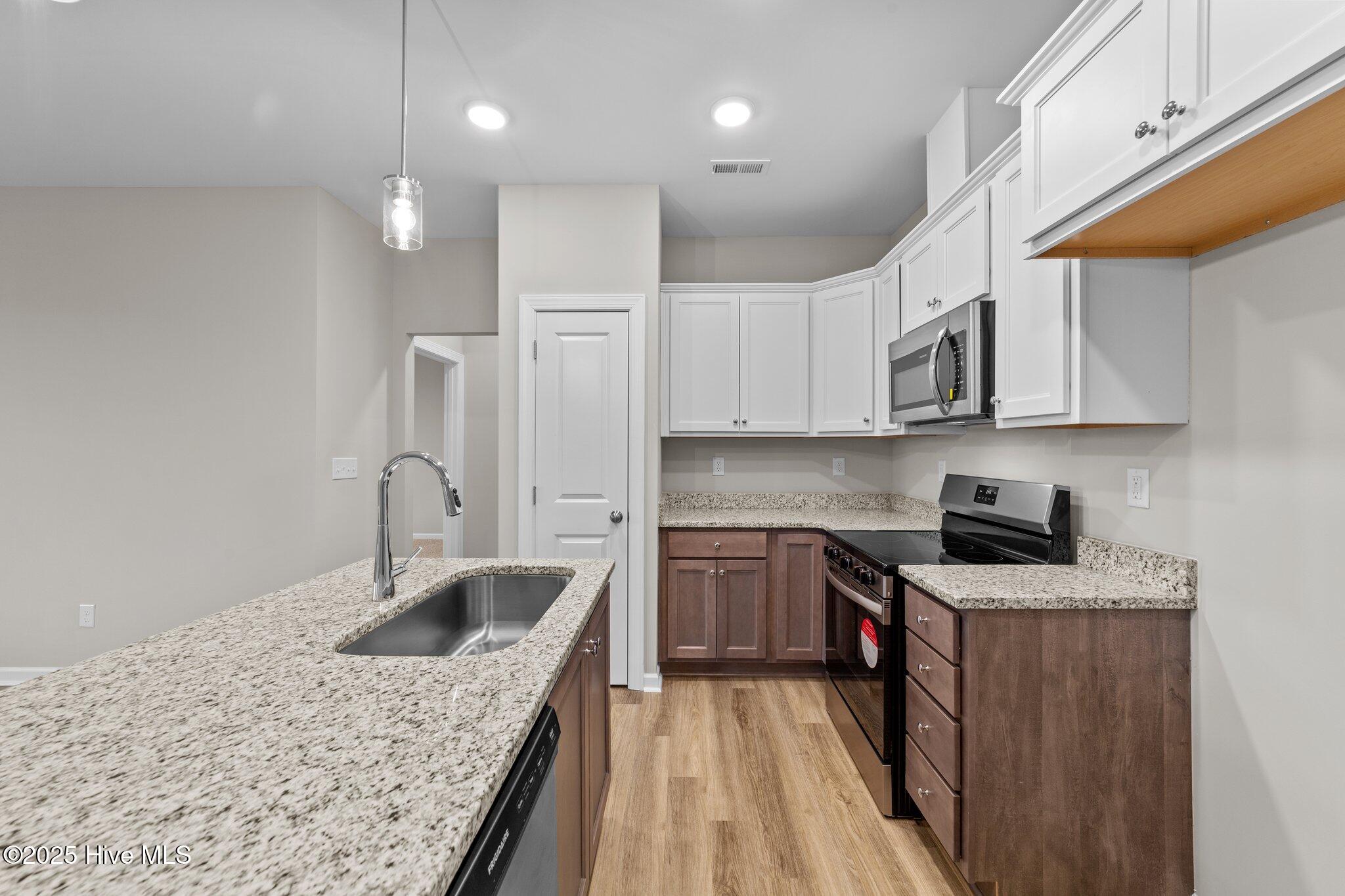 115 Brookhaven Drive Property Photo 3