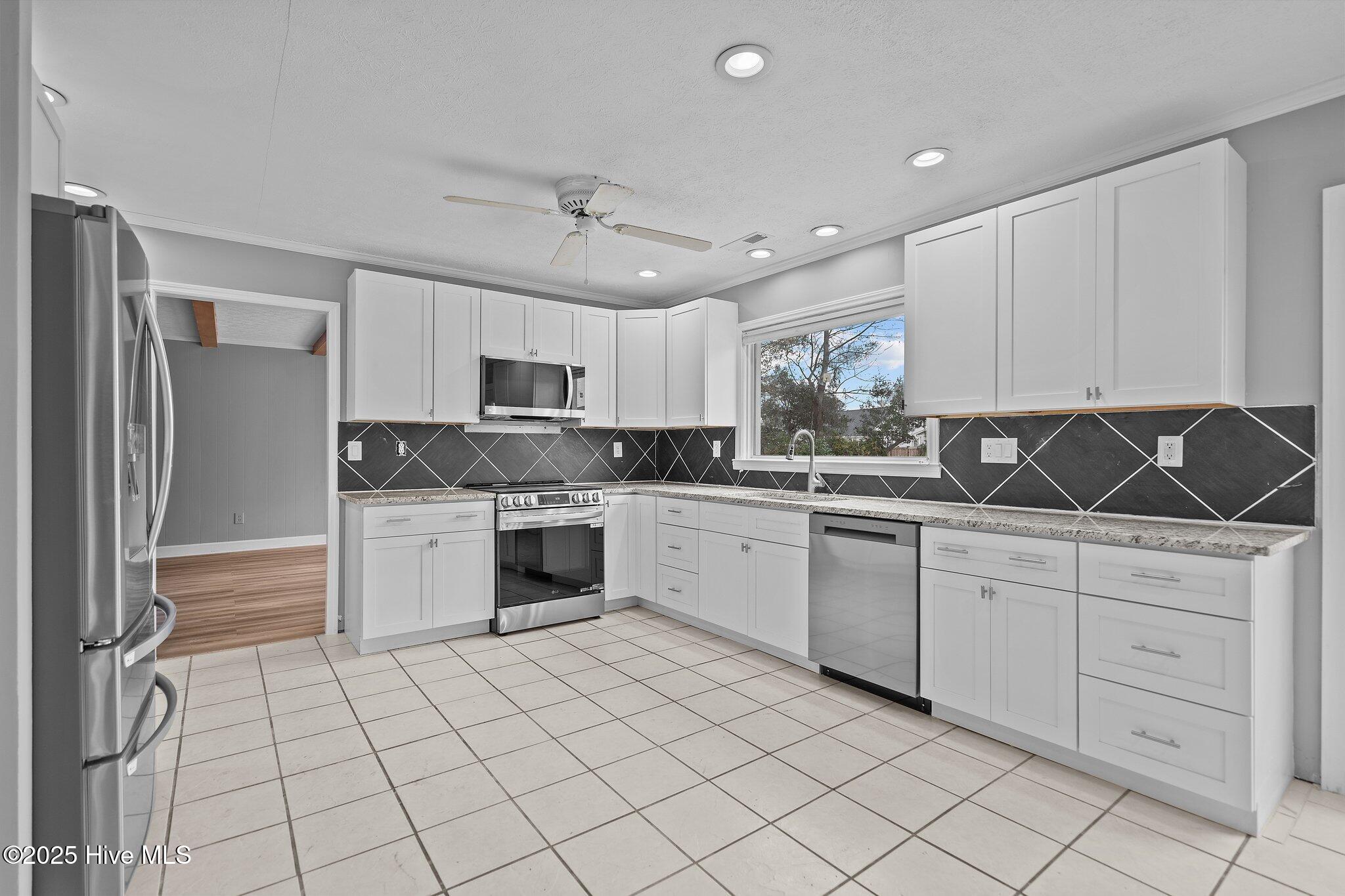320 Embassy Circle Property Photo 4