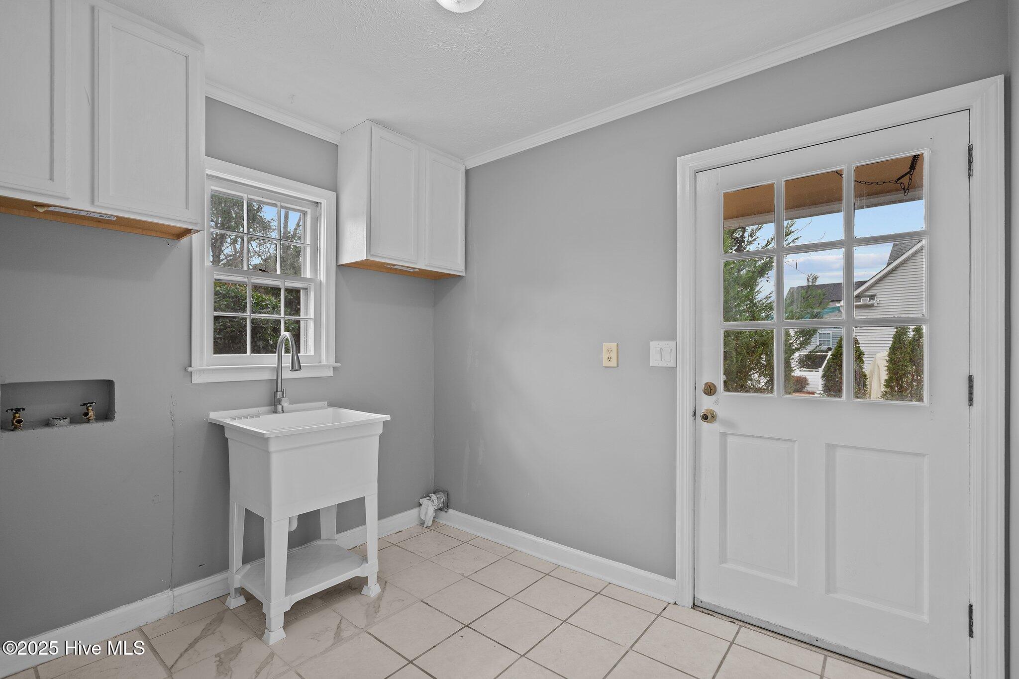 320 Embassy Circle Property Photo 23