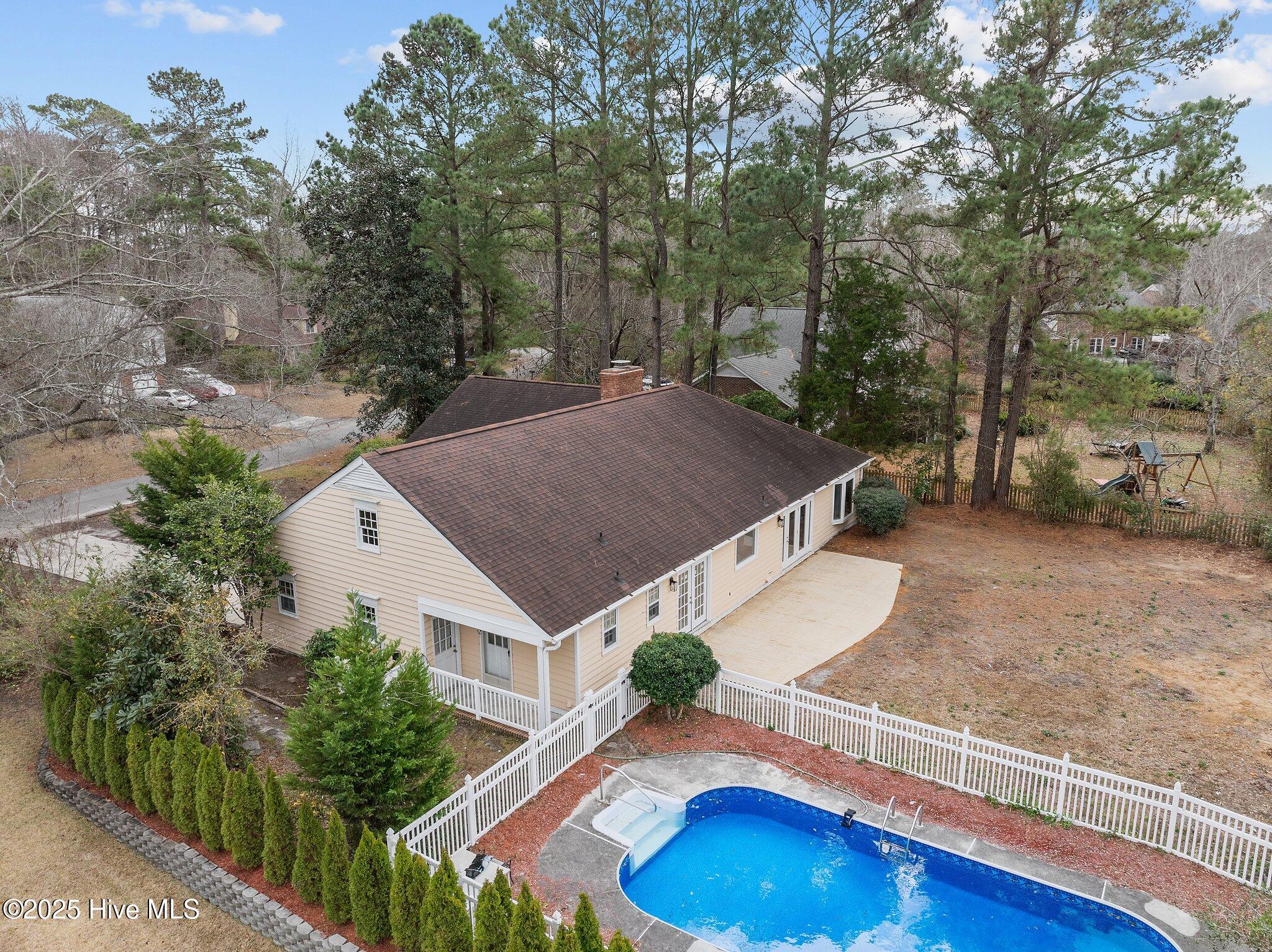 320 Embassy Circle Property Photo 40