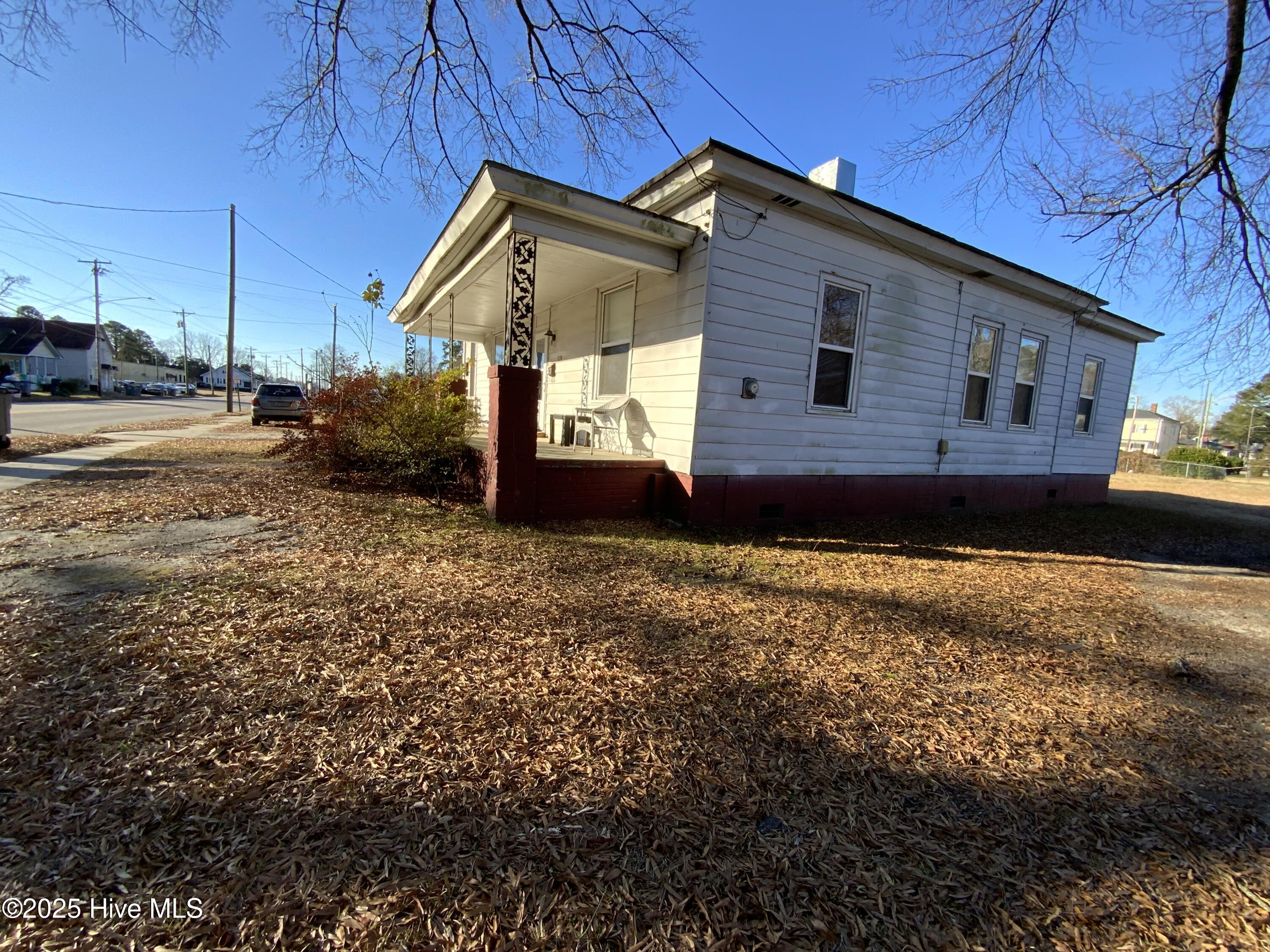 1124 S Church Street Property Photo 11