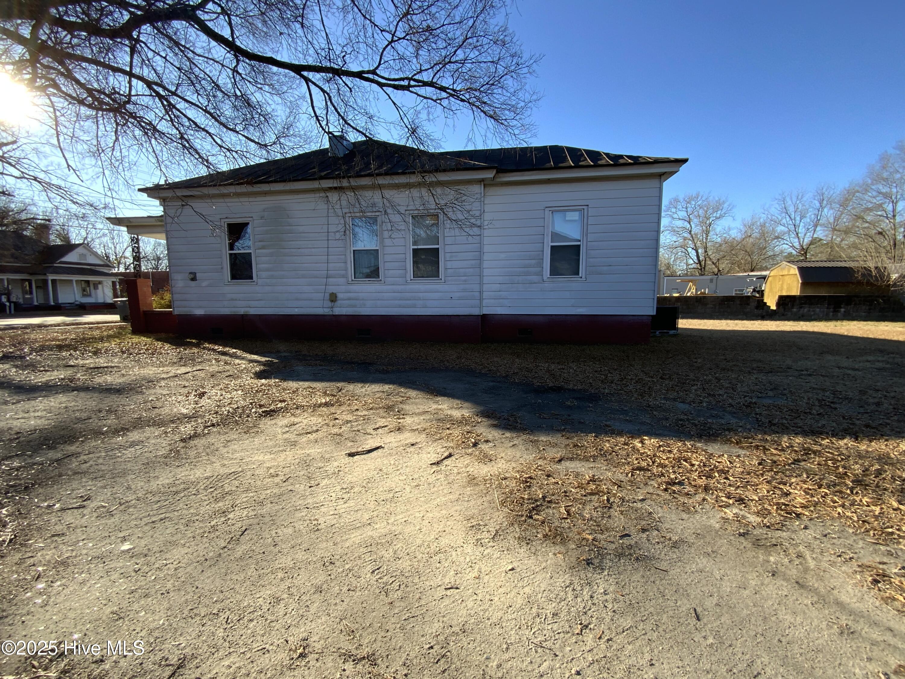 1124 S Church Street Property Photo 12