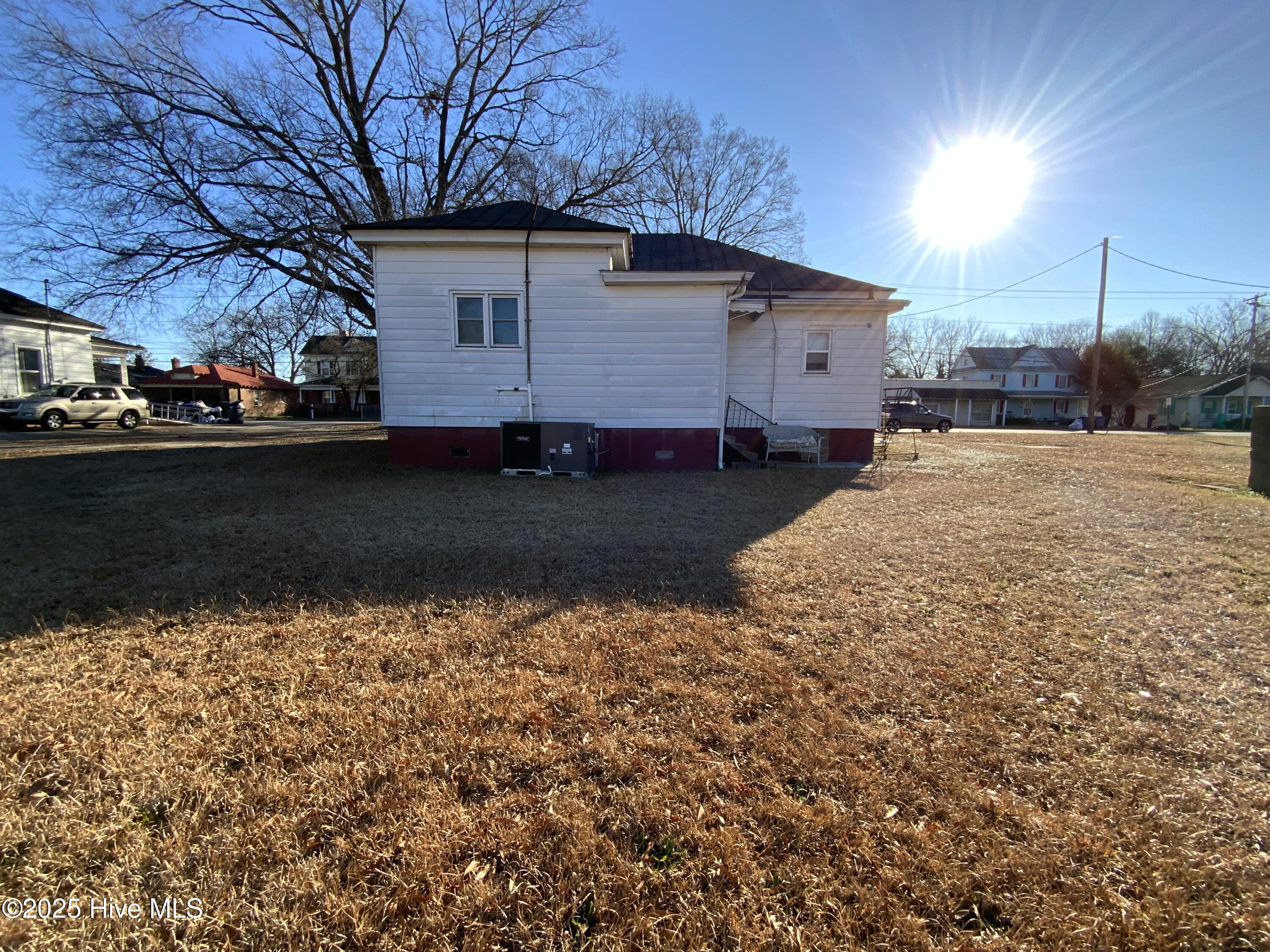 1124 S Church Street Property Photo 14