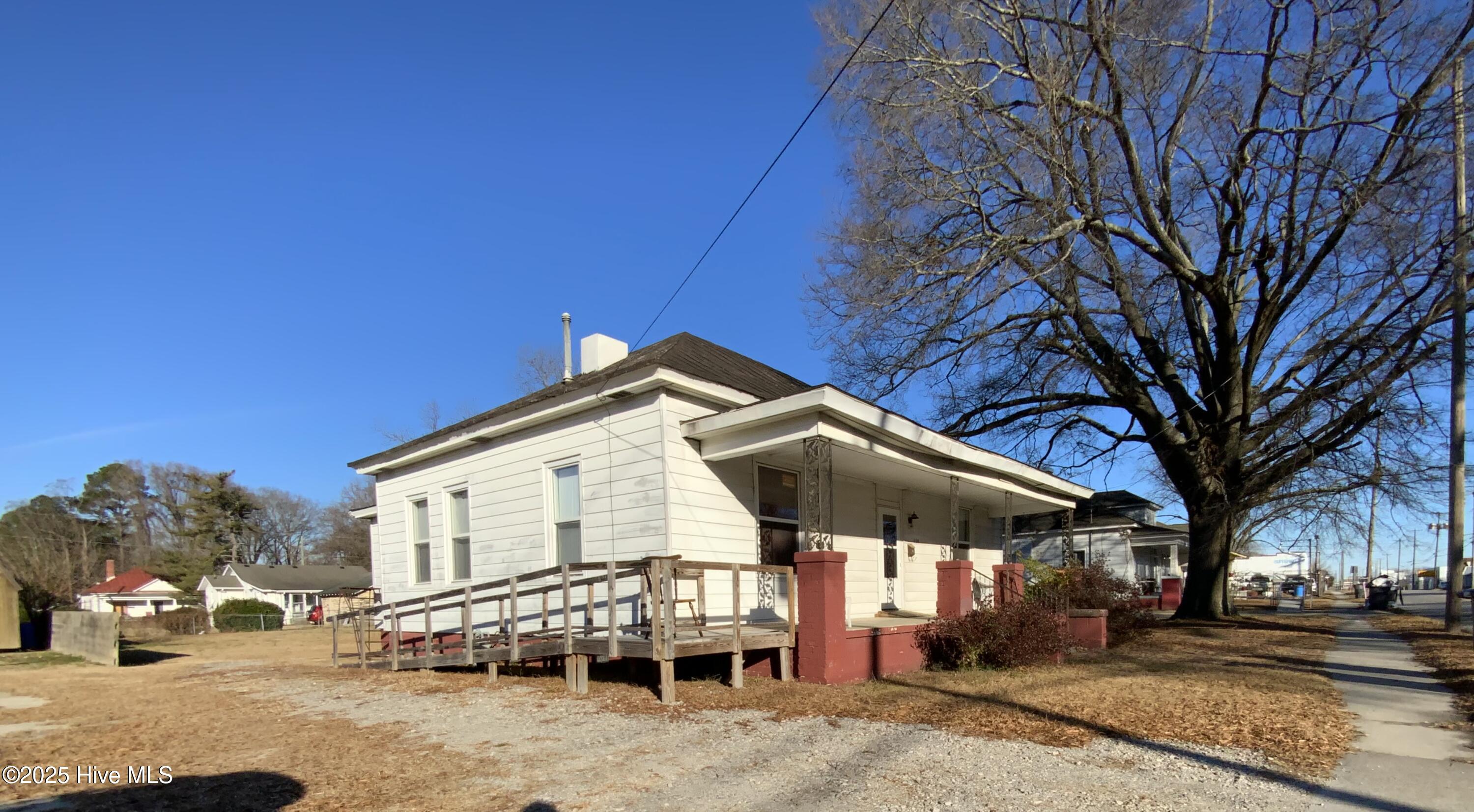 1124 S Church Street Property Photo 18