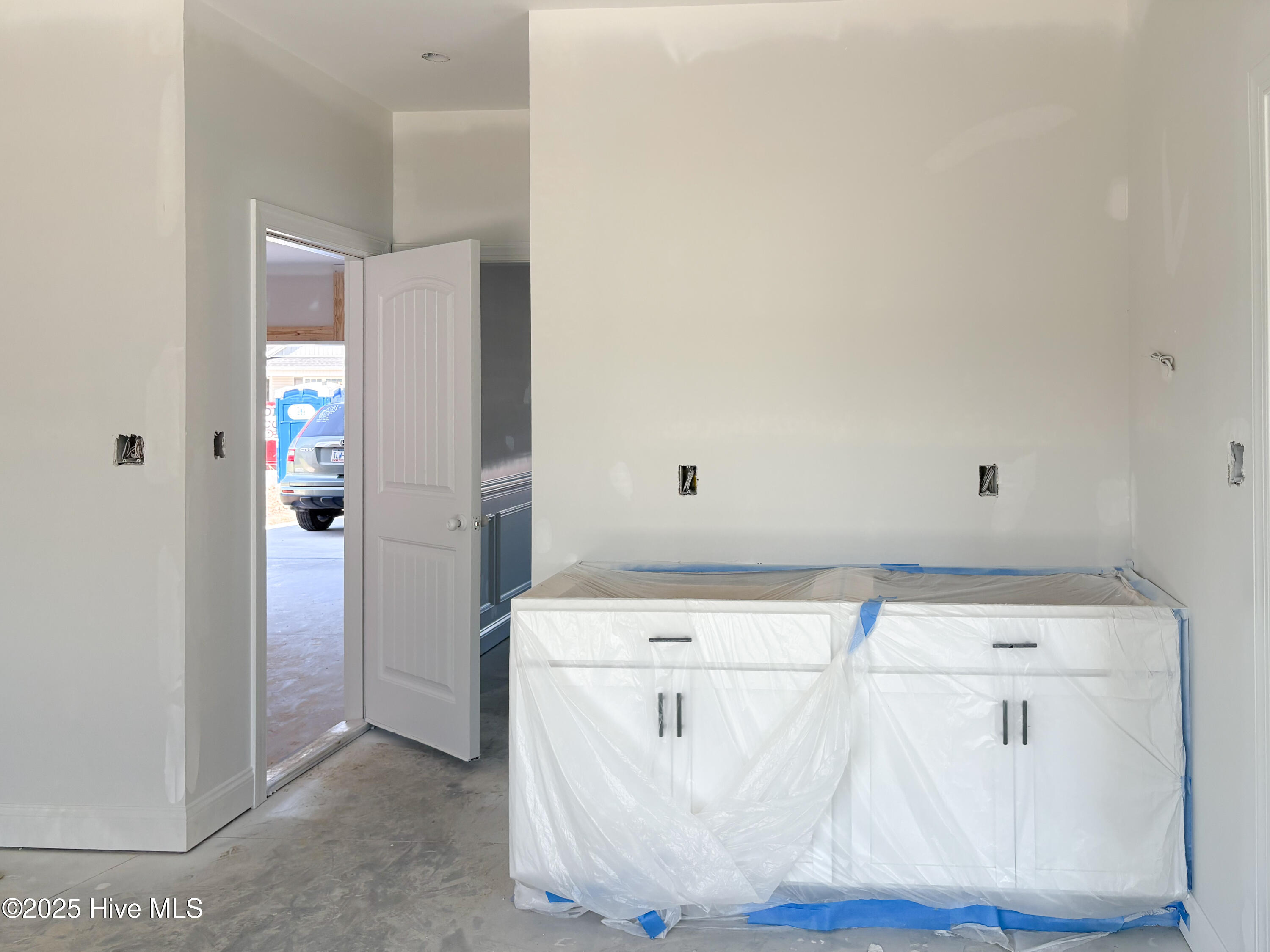 703 Ellabond Street Property Photo 3