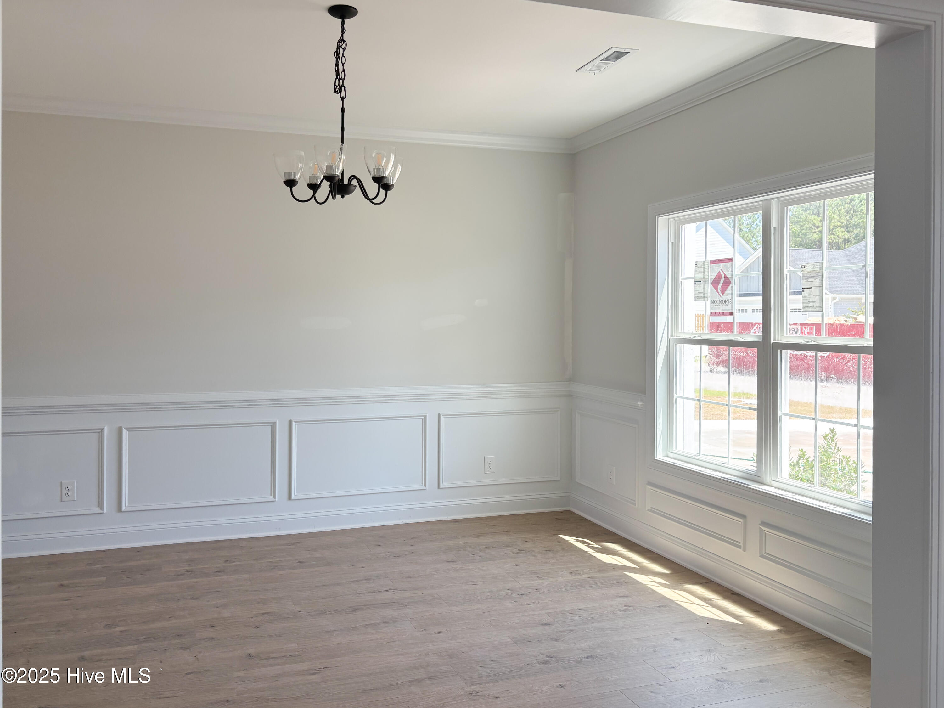 703 Ellabond Street Property Photo 7