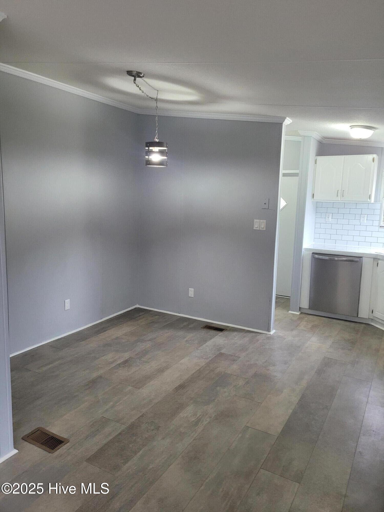 791 Tracy Road Property Photo 5