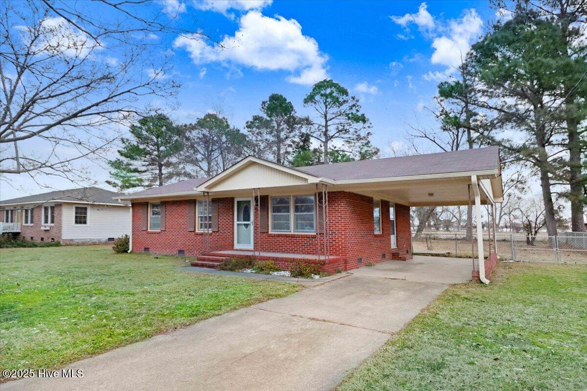 910 Holloman Street Property Photo 2