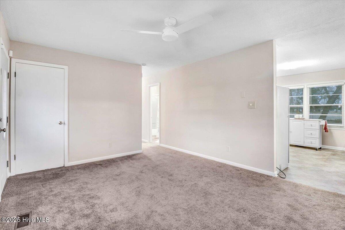 910 Holloman Street Property Photo 4