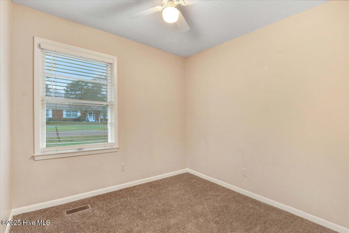 910 Holloman Street Property Photo 12