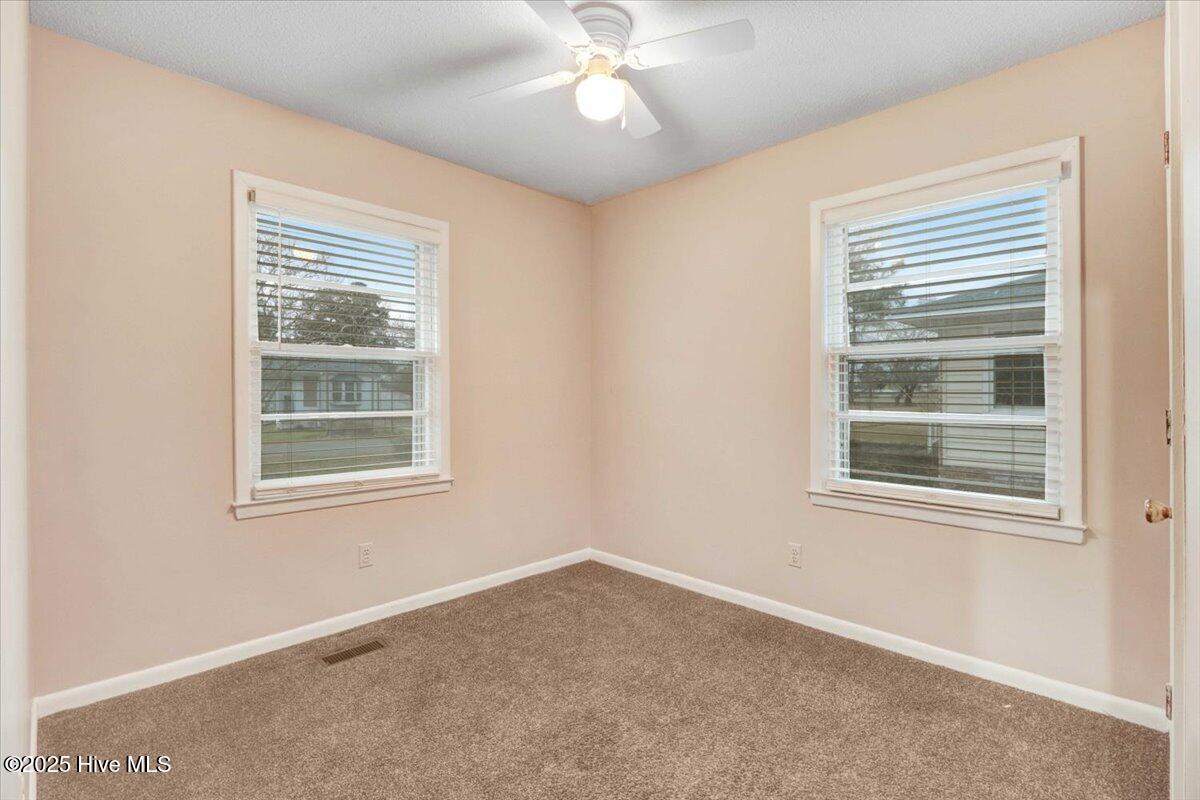 910 Holloman Street Property Photo 14