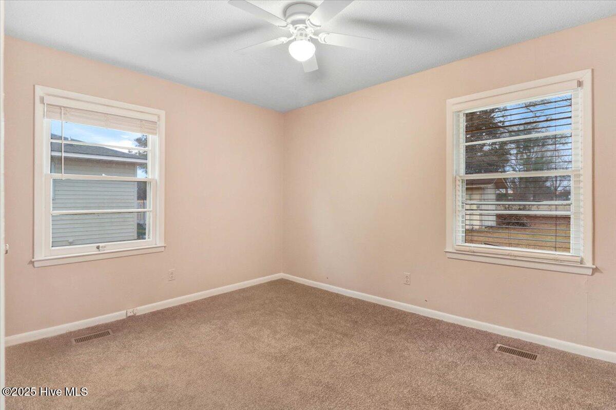910 Holloman Street Property Photo 15