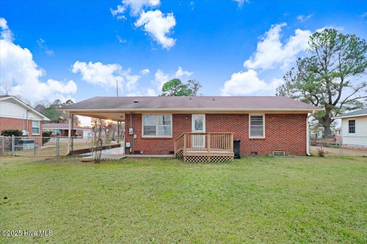 910 Holloman Street Property Photo 18