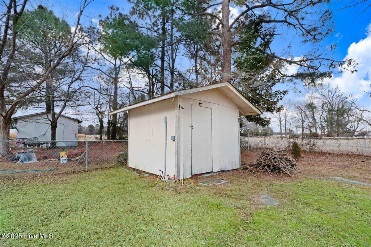 910 Holloman Street Property Photo 23