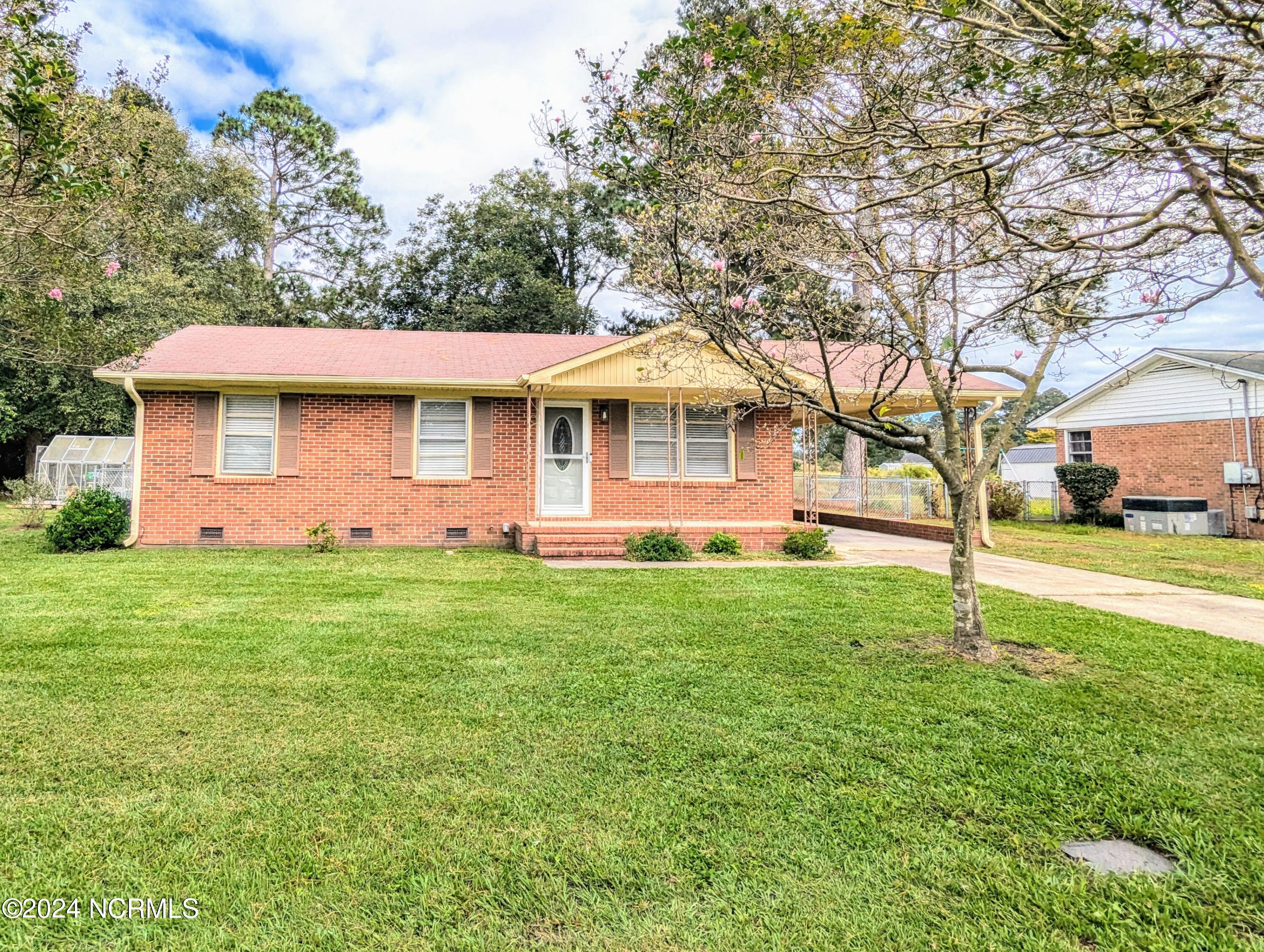 910 Holloman Street Property Photo 24